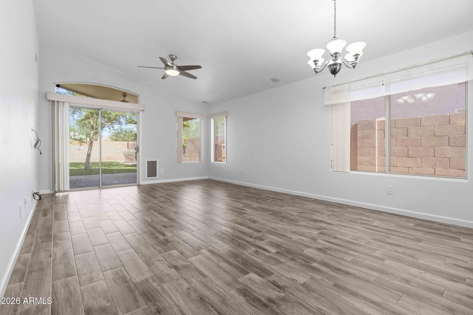 1334 S HERITAGE Drive, Gilbert, AZ 85296 — photo 4 of 27