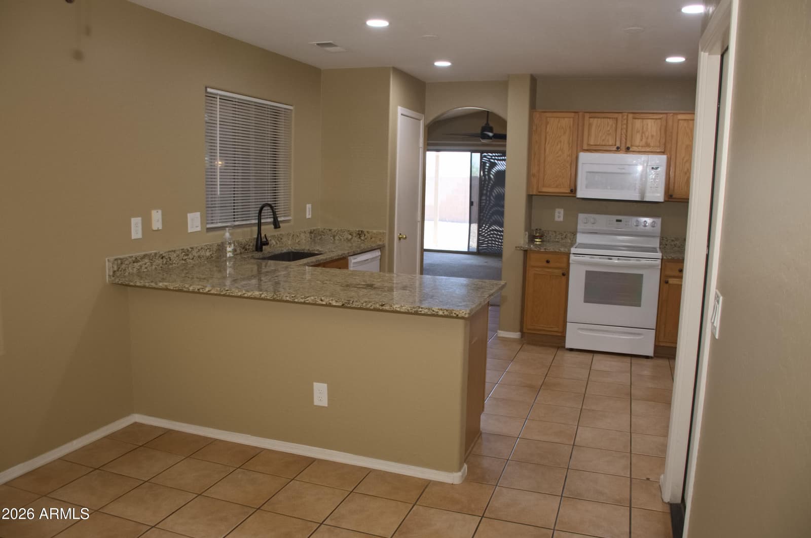 2337 E 39TH Avenue, Apache Junction, AZ 85119 — photo 6 of 35