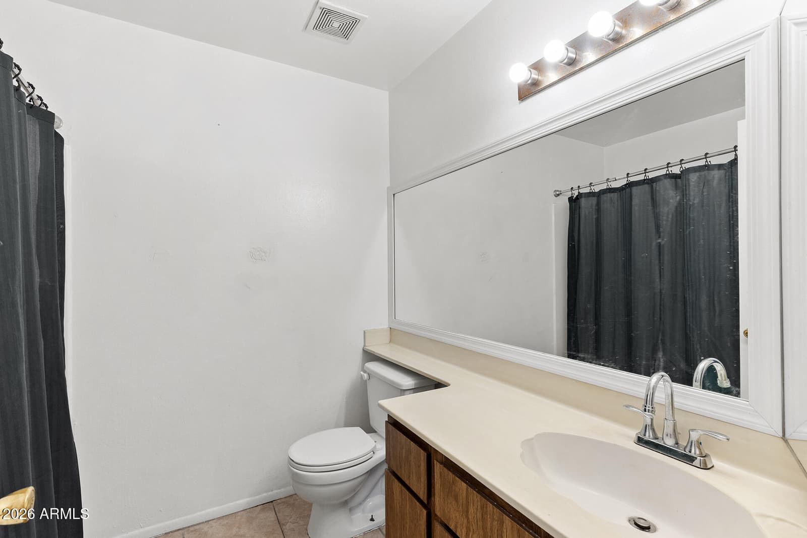 5409 W ECHO Lane, Glendale, AZ 85302 — photo 13 of 24