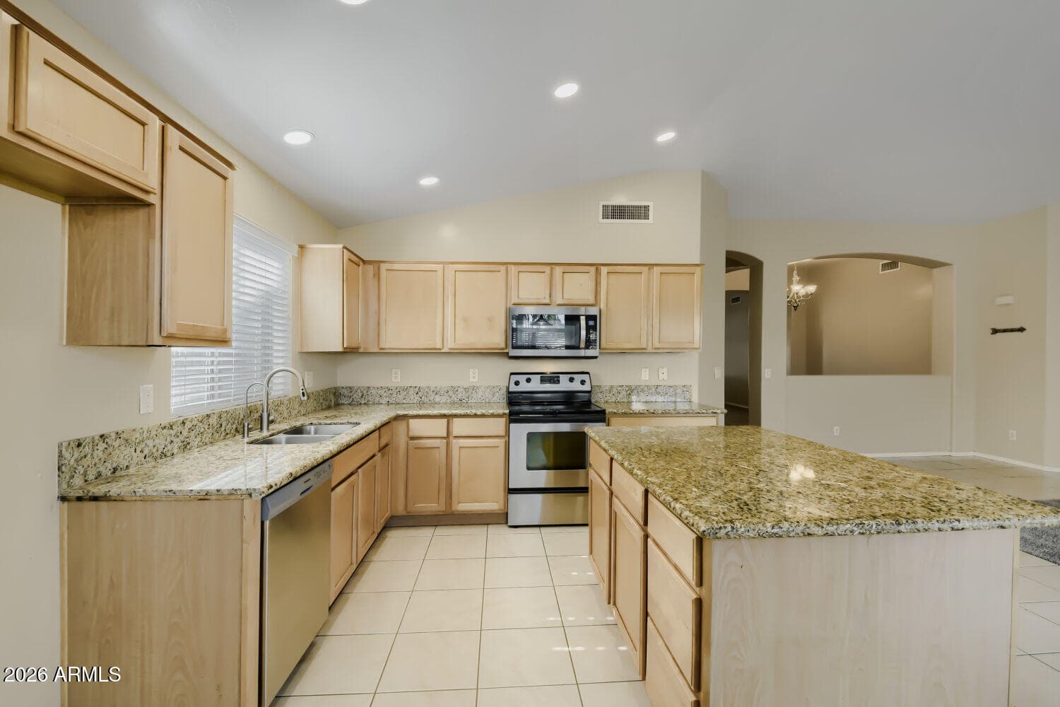 534 E IRONWOOD Drive, Chandler, AZ 85225 — photo 9 of 27