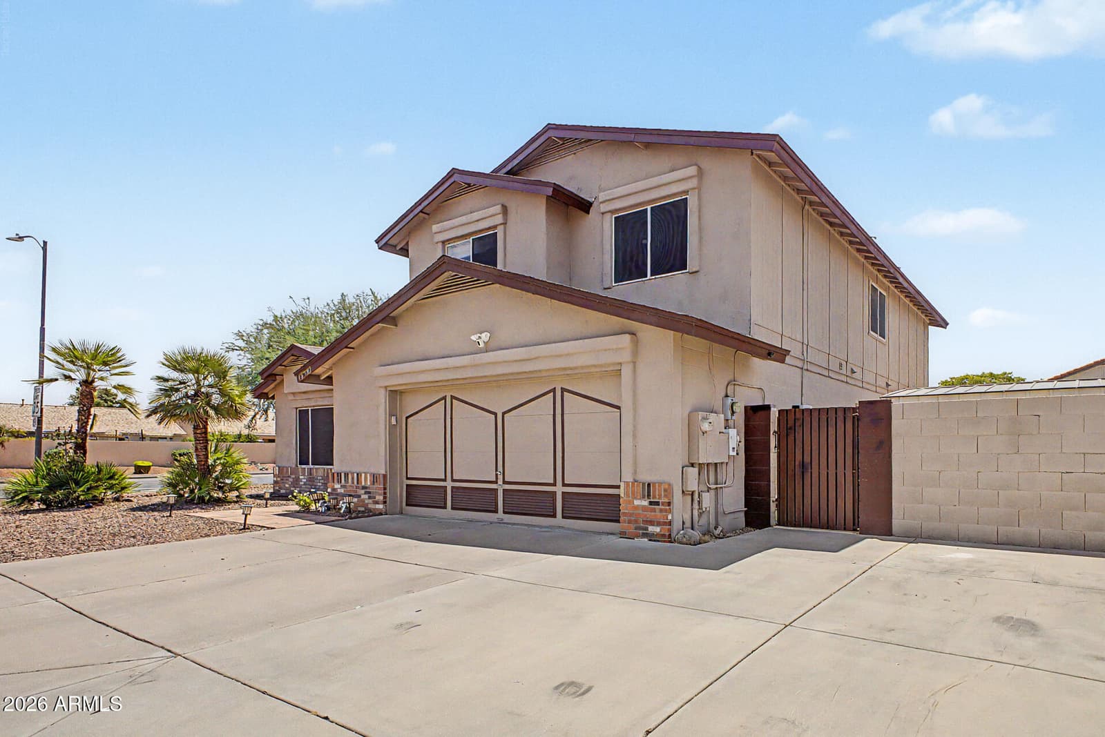 3933 W SAGUARO PARK Lane, Glendale, AZ 85310 — photo 3 of 37