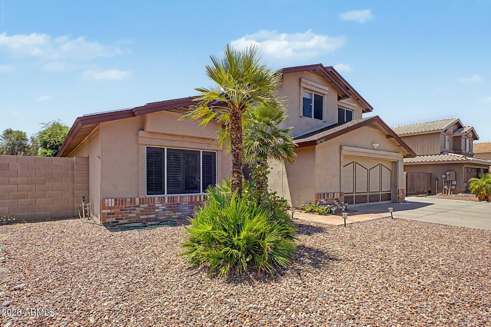 3933 W SAGUARO PARK Lane, Glendale, AZ 85310 — photo 4 of 37