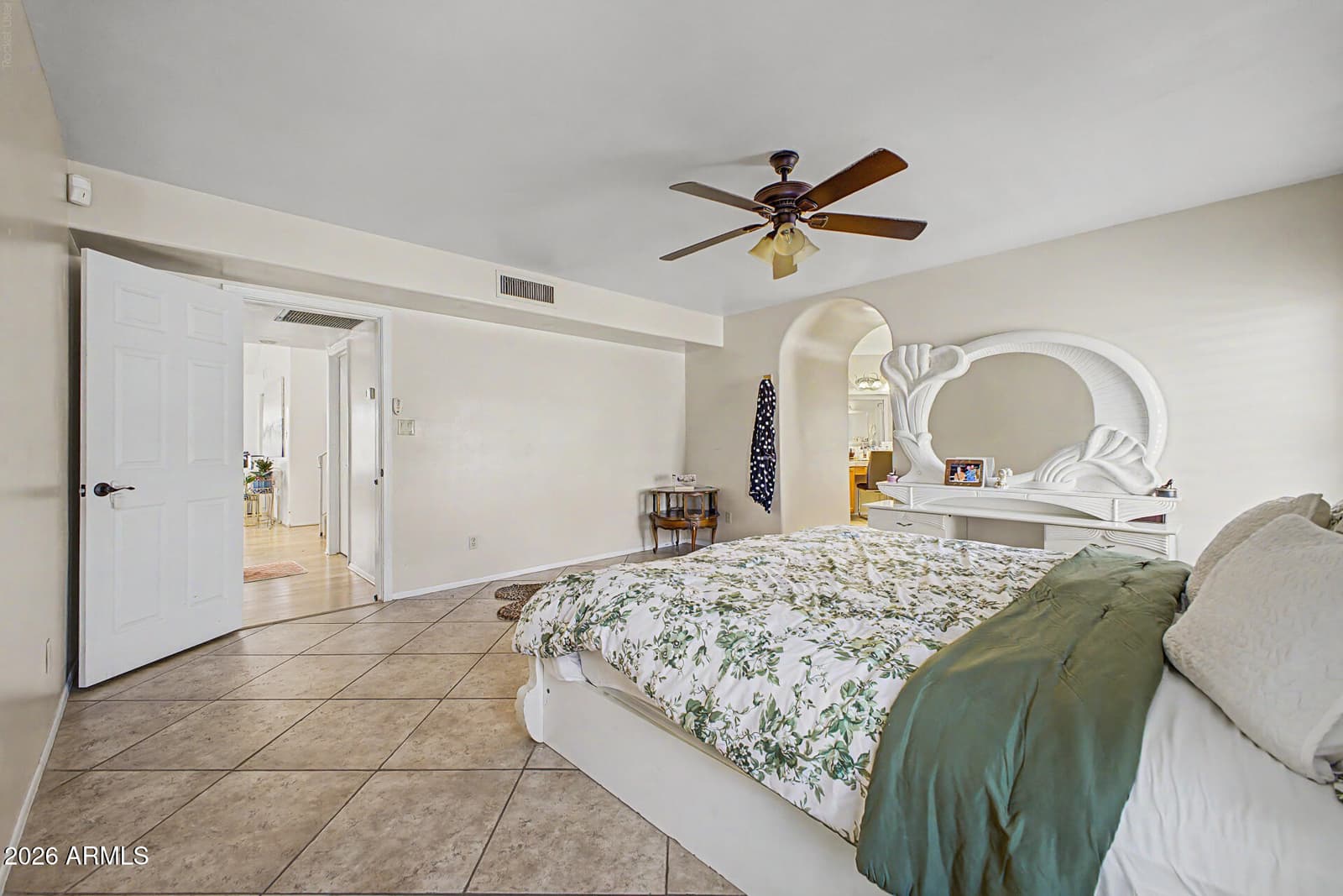 3933 W SAGUARO PARK Lane, Glendale, AZ 85310 — photo 16 of 37