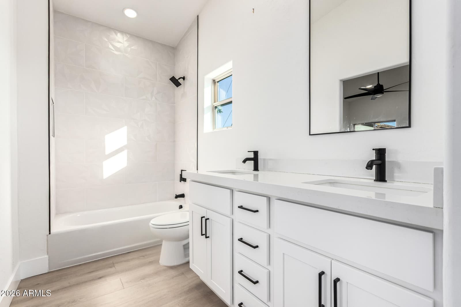 3034 N 39TH Street 12, Phoenix, AZ 85018 — photo 13 of 18
