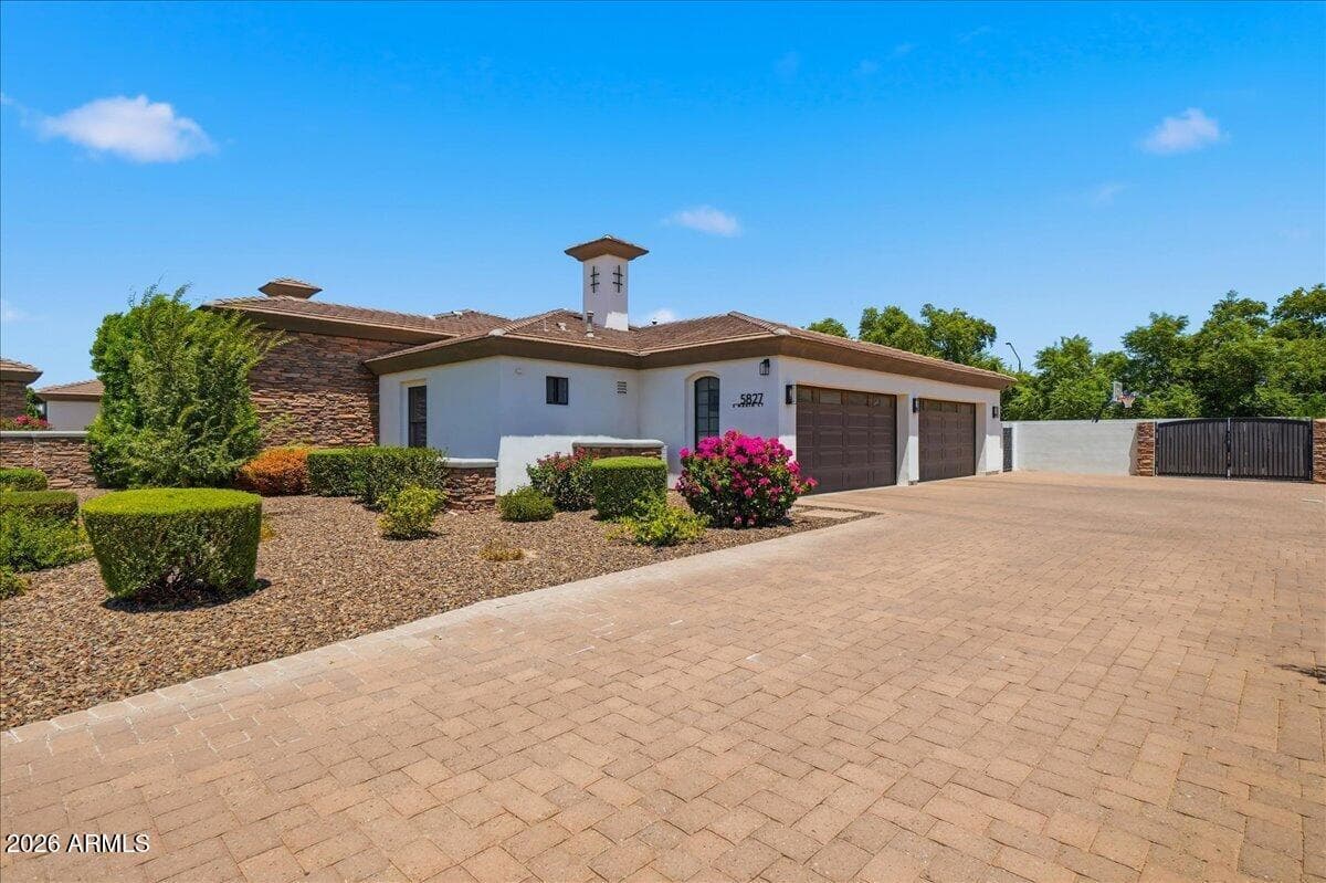 5827 S MARIN Court, Gilbert, AZ 85298 — photo 5 of 103