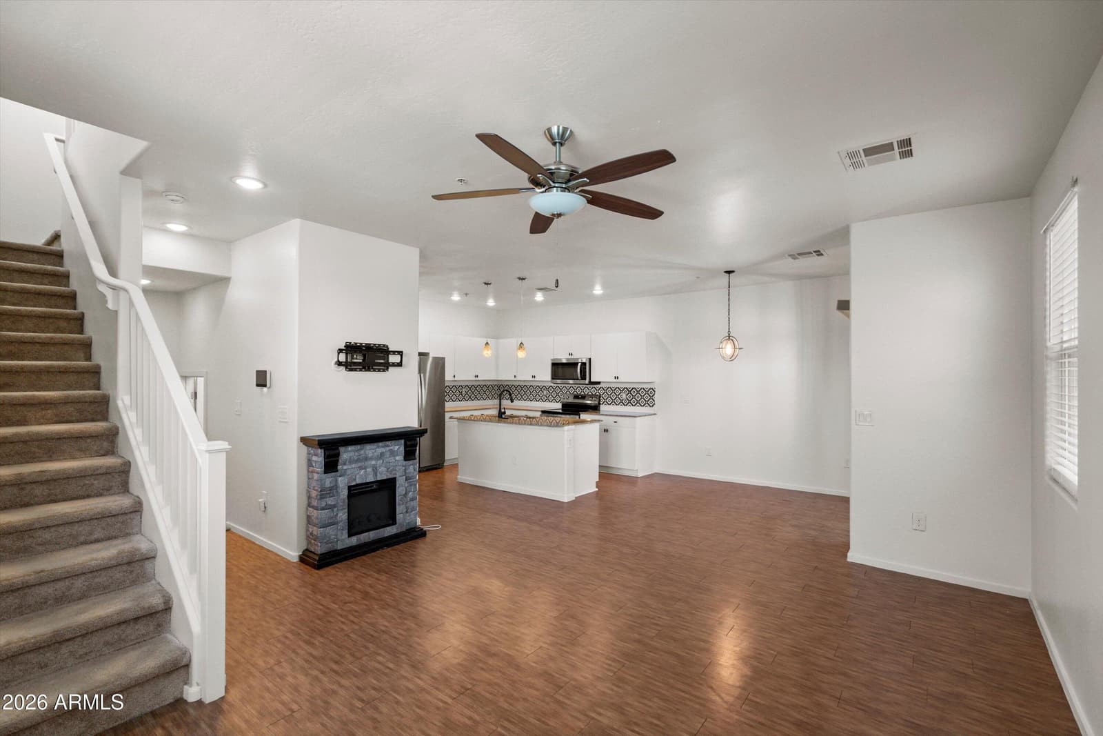 2304 E HIDALGO Avenue, Phoenix, AZ 85040 — photo 8 of 35