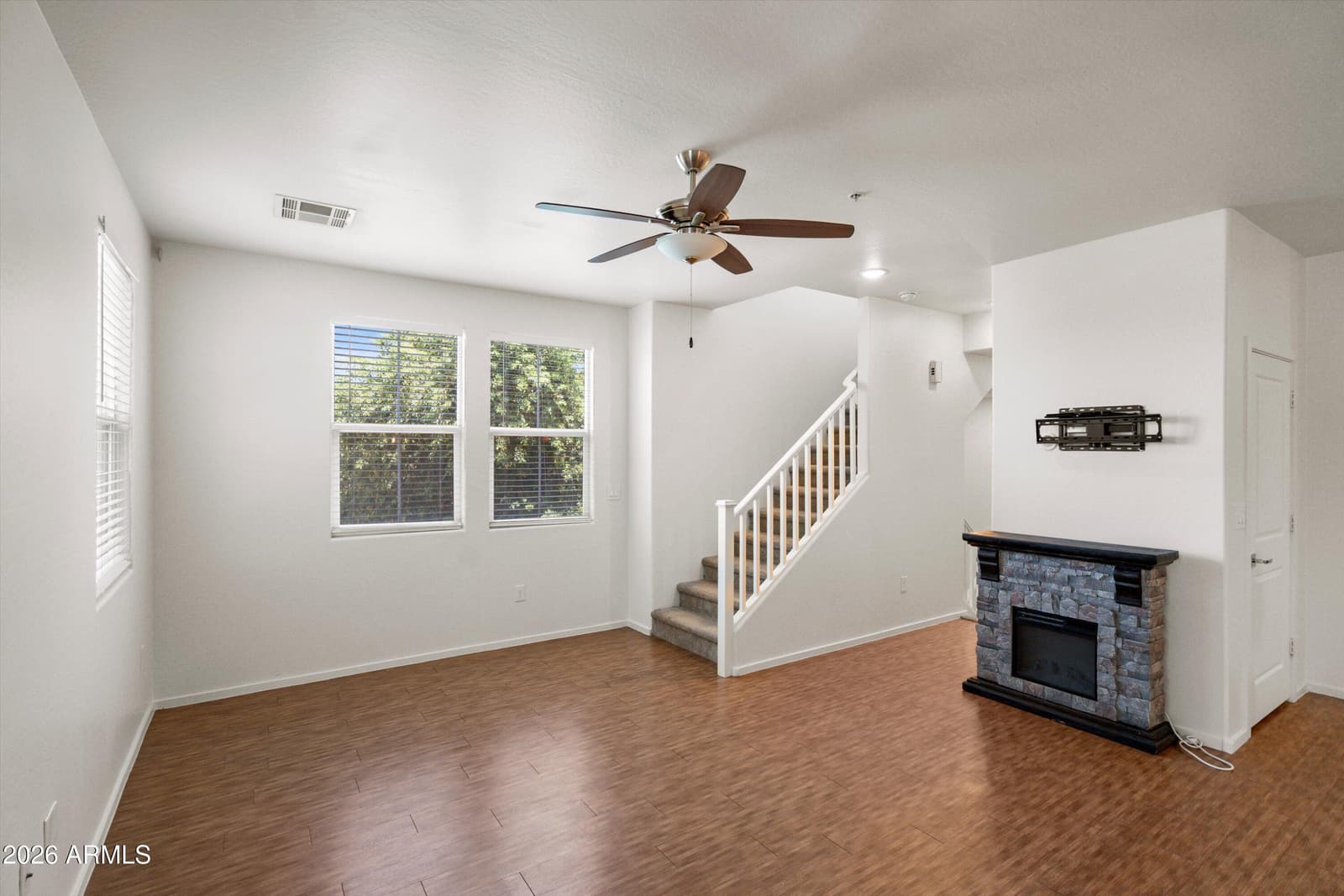 2304 E HIDALGO Avenue, Phoenix, AZ 85040 — photo 9 of 35