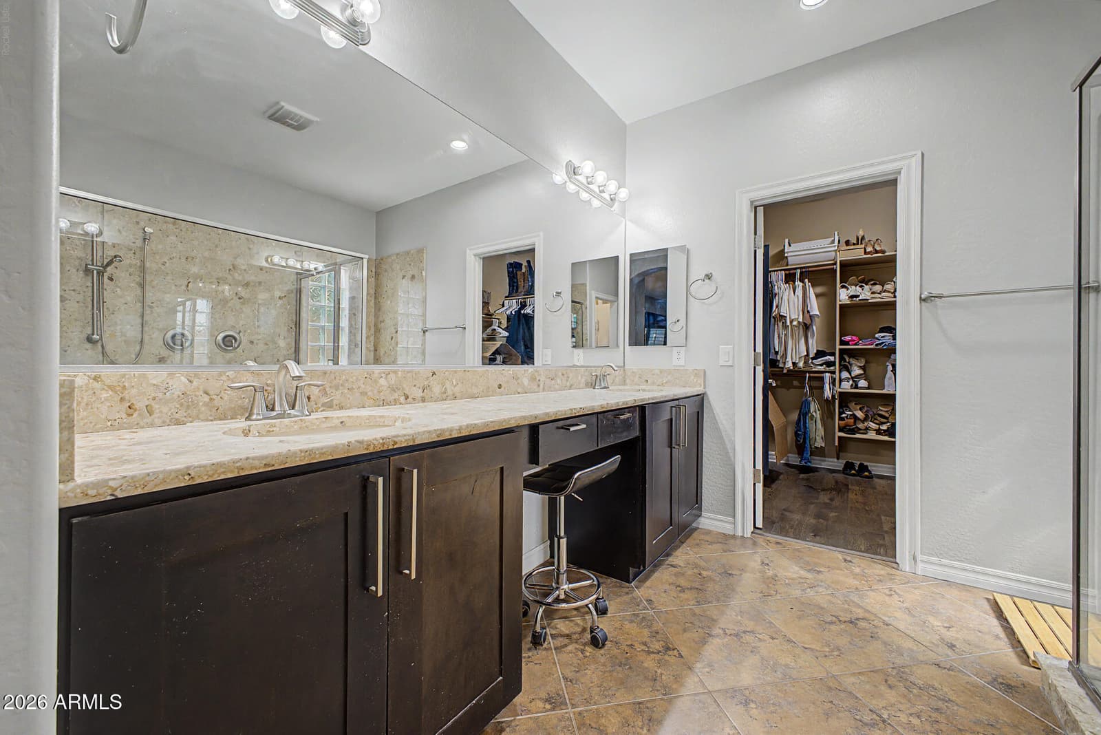 2769 E RAKESTRAW Lane, Gilbert, AZ 85298 — photo 13 of 24