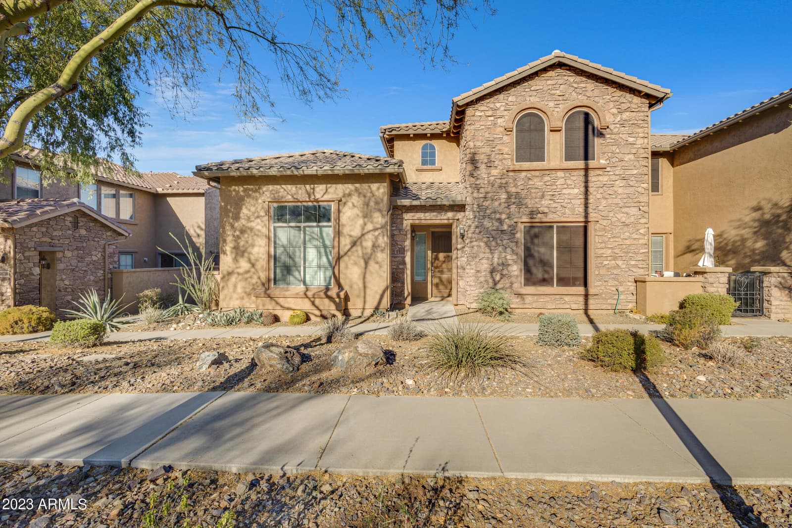 28739 N 20TH Lane, Phoenix, AZ 85085 — photo 6 of 35