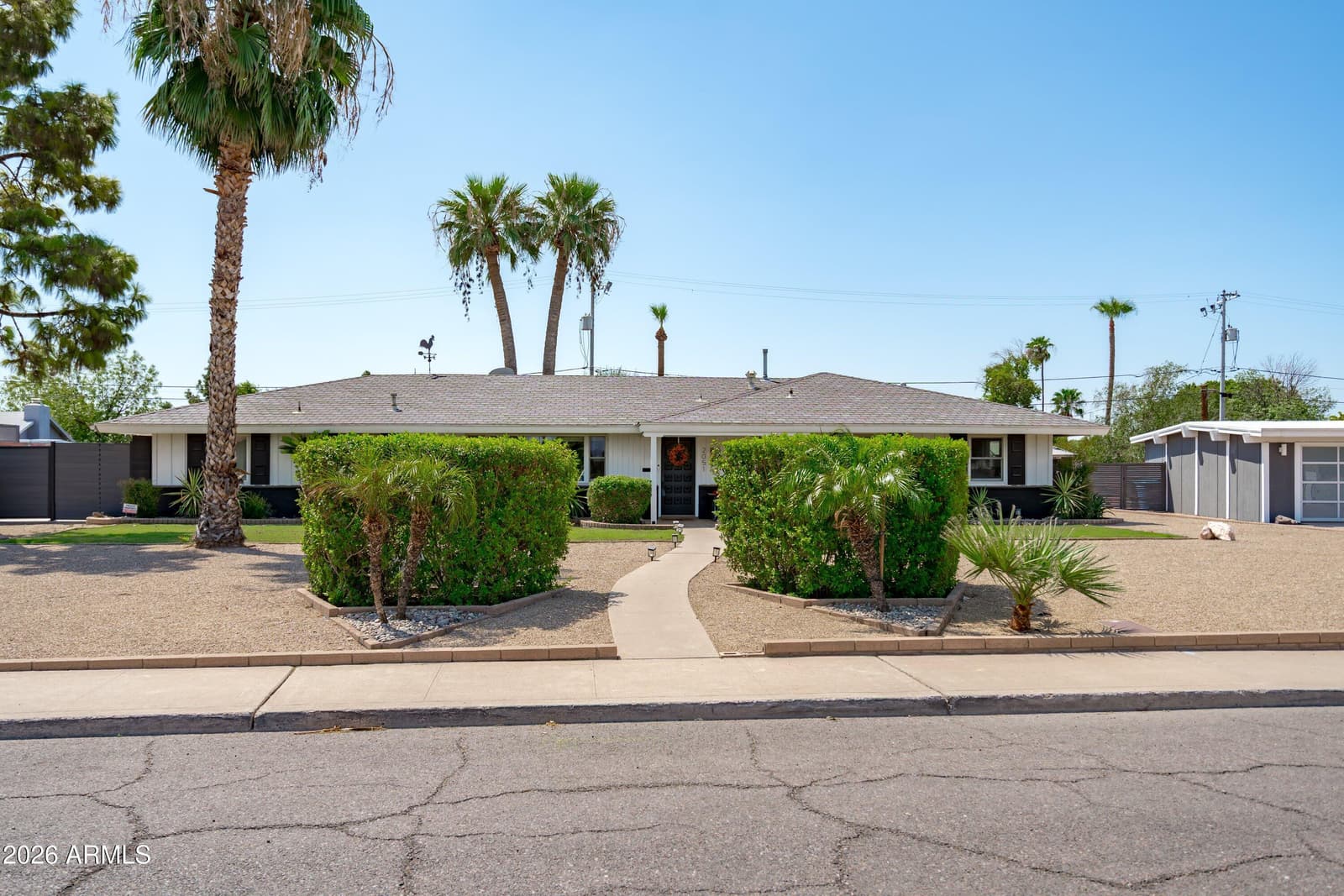2051 W WINDSOR Avenue, Phoenix, AZ 85009 — photo 3 of 45