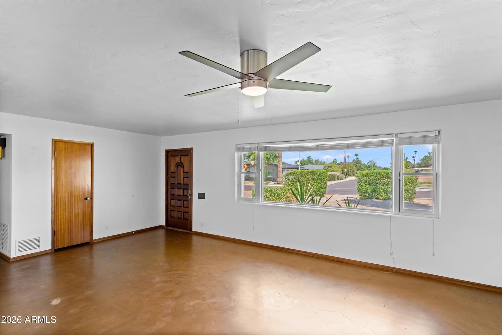 2051 W WINDSOR Avenue, Phoenix, AZ 85009 — photo 11 of 45