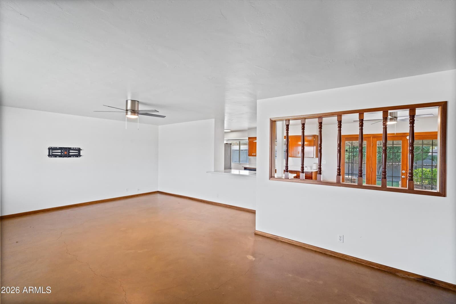 2051 W WINDSOR Avenue, Phoenix, AZ 85009 — photo 13 of 45