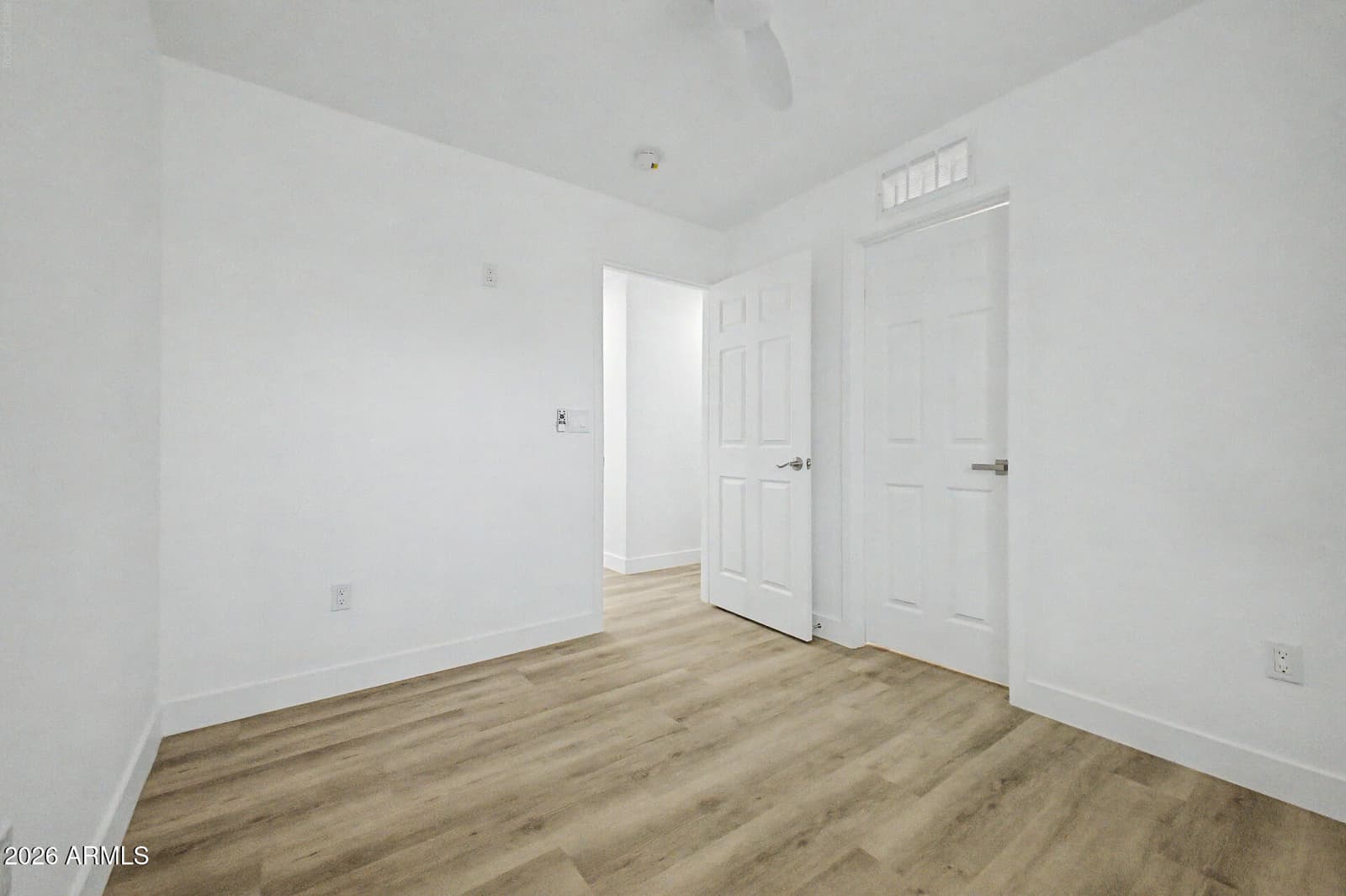3351 W PARADISE Drive, Phoenix, AZ 85029 — photo 17 of 40