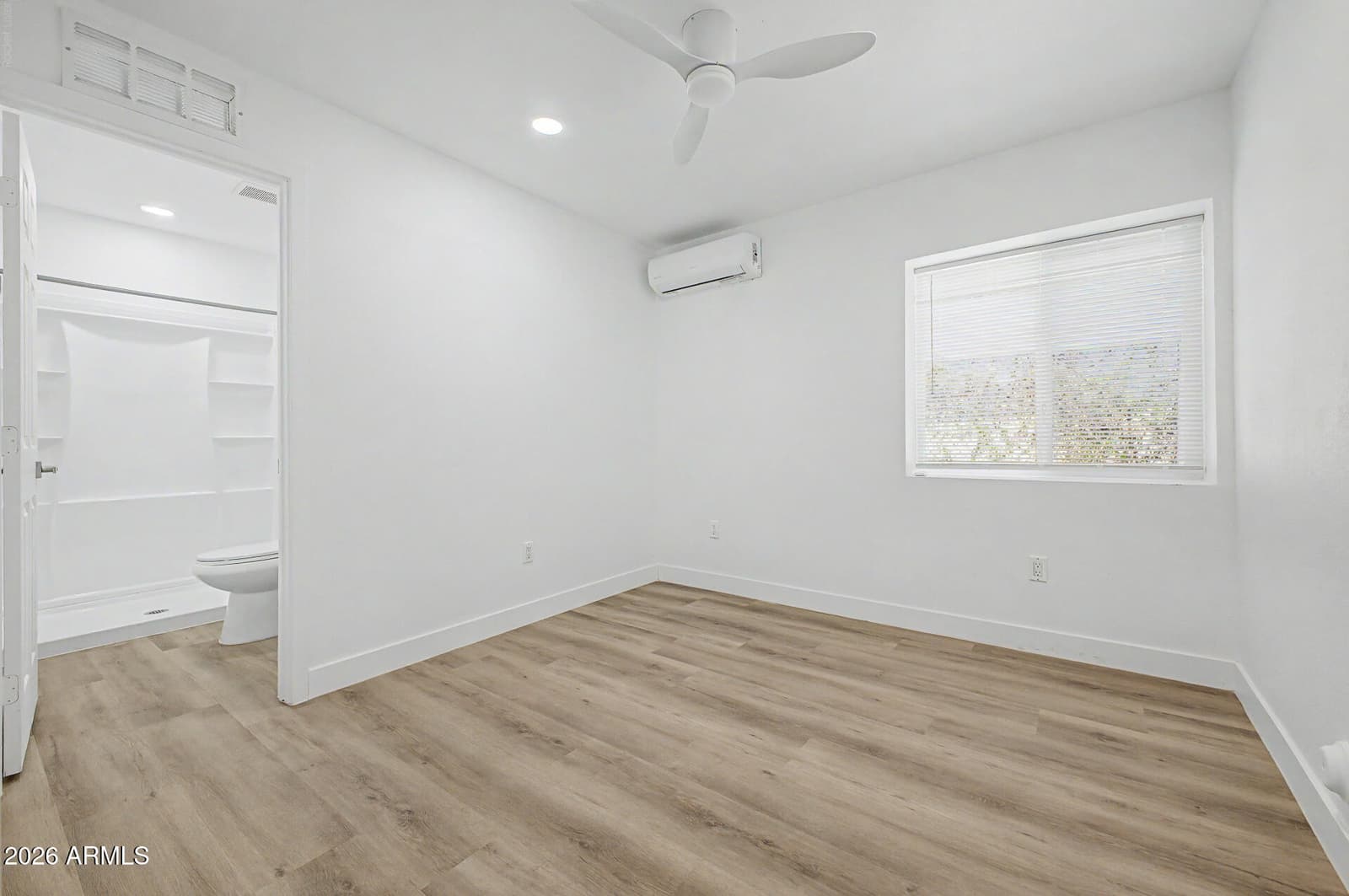 3351 W PARADISE Drive, Phoenix, AZ 85029 — photo 26 of 40