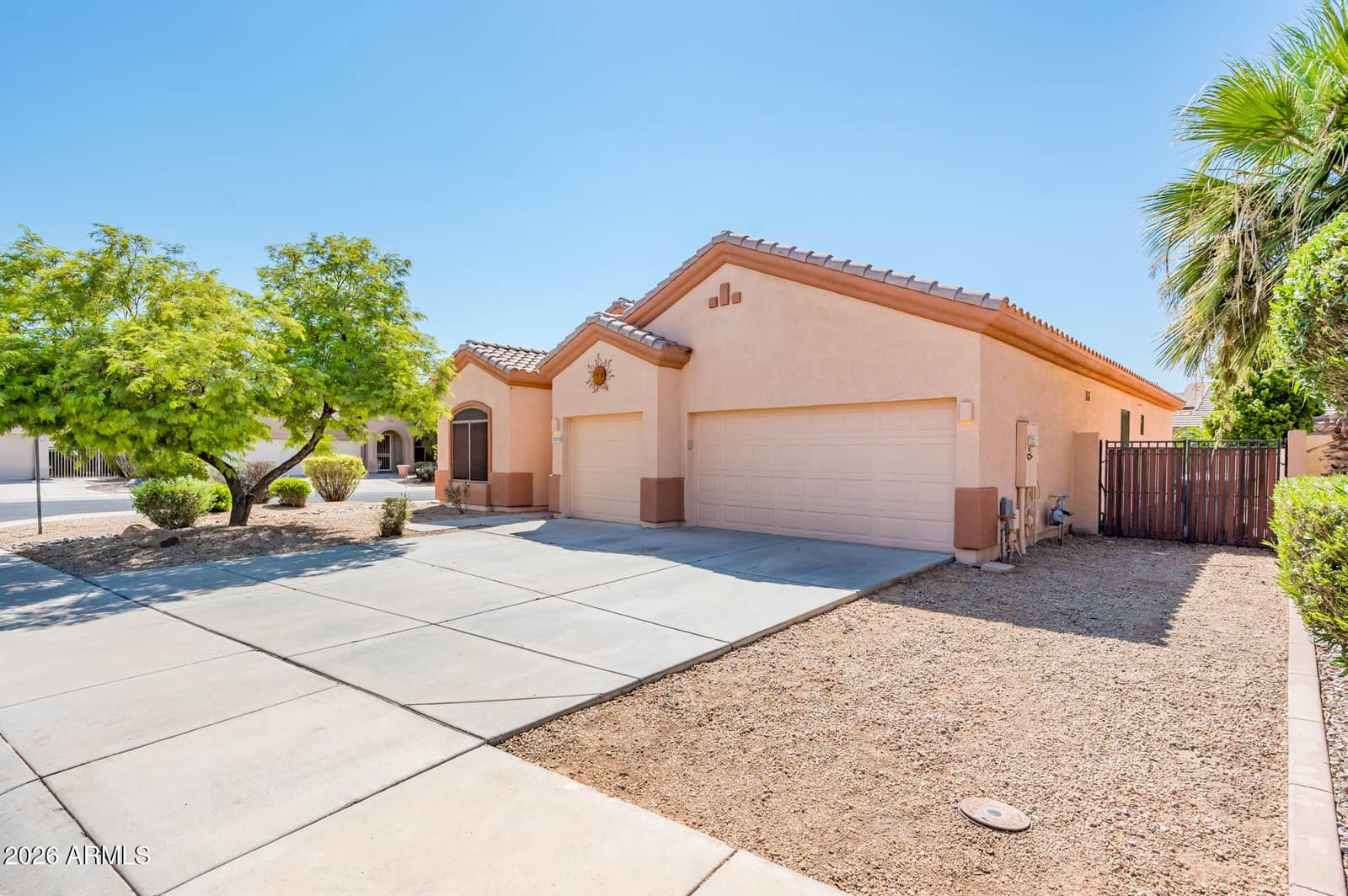13503 W MONTE VISTA Circle, Goodyear, AZ 85395 — photo 3 of 44