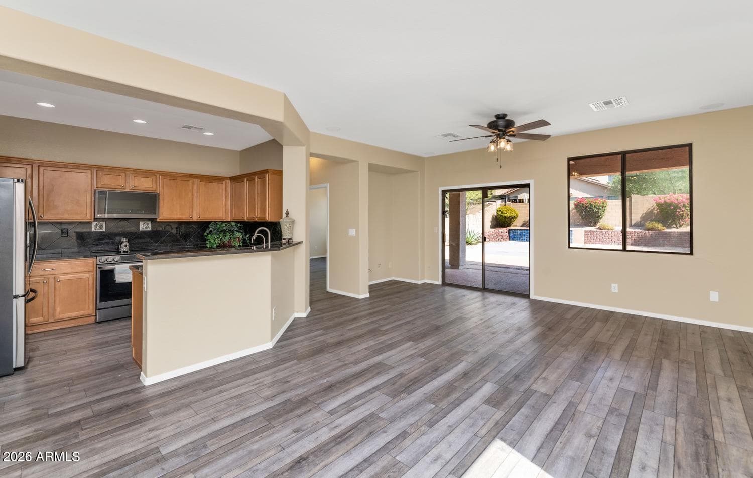 39512 N PRAIRIE Lane, Anthem, AZ 85086 — photo 7 of 42