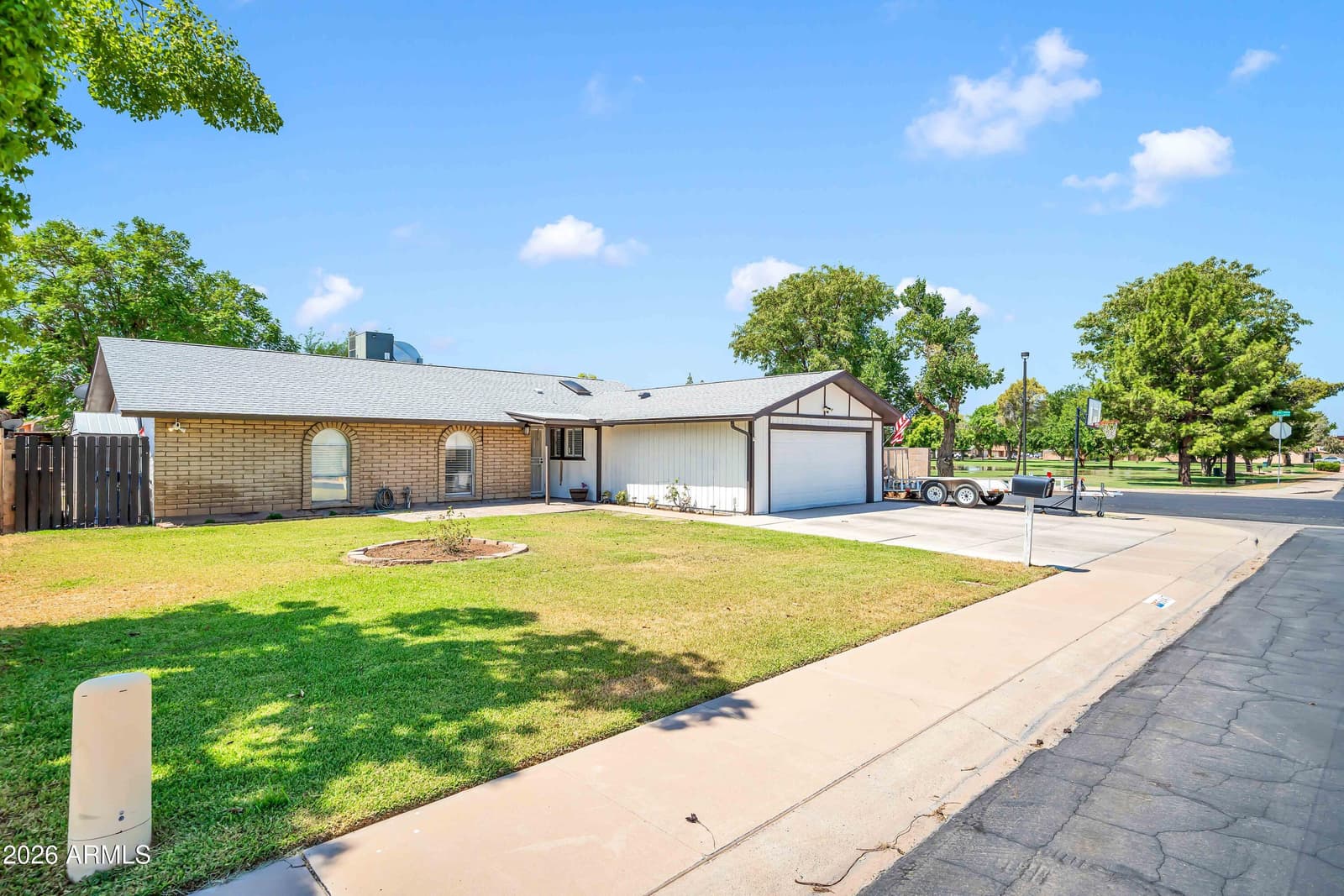 5647 W VOGEL Avenue, Glendale, AZ 85302 — photo 3 of 43