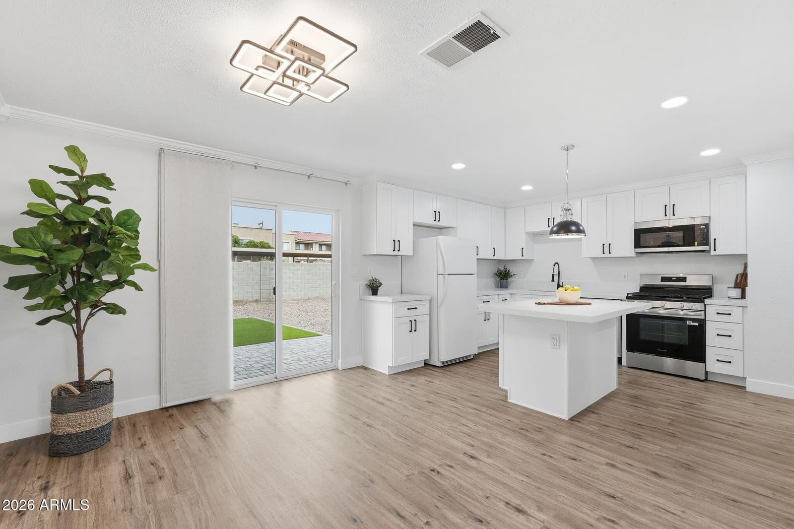 1318 E ORANGE Street, Tempe, AZ 85281 — photo 10 of 31