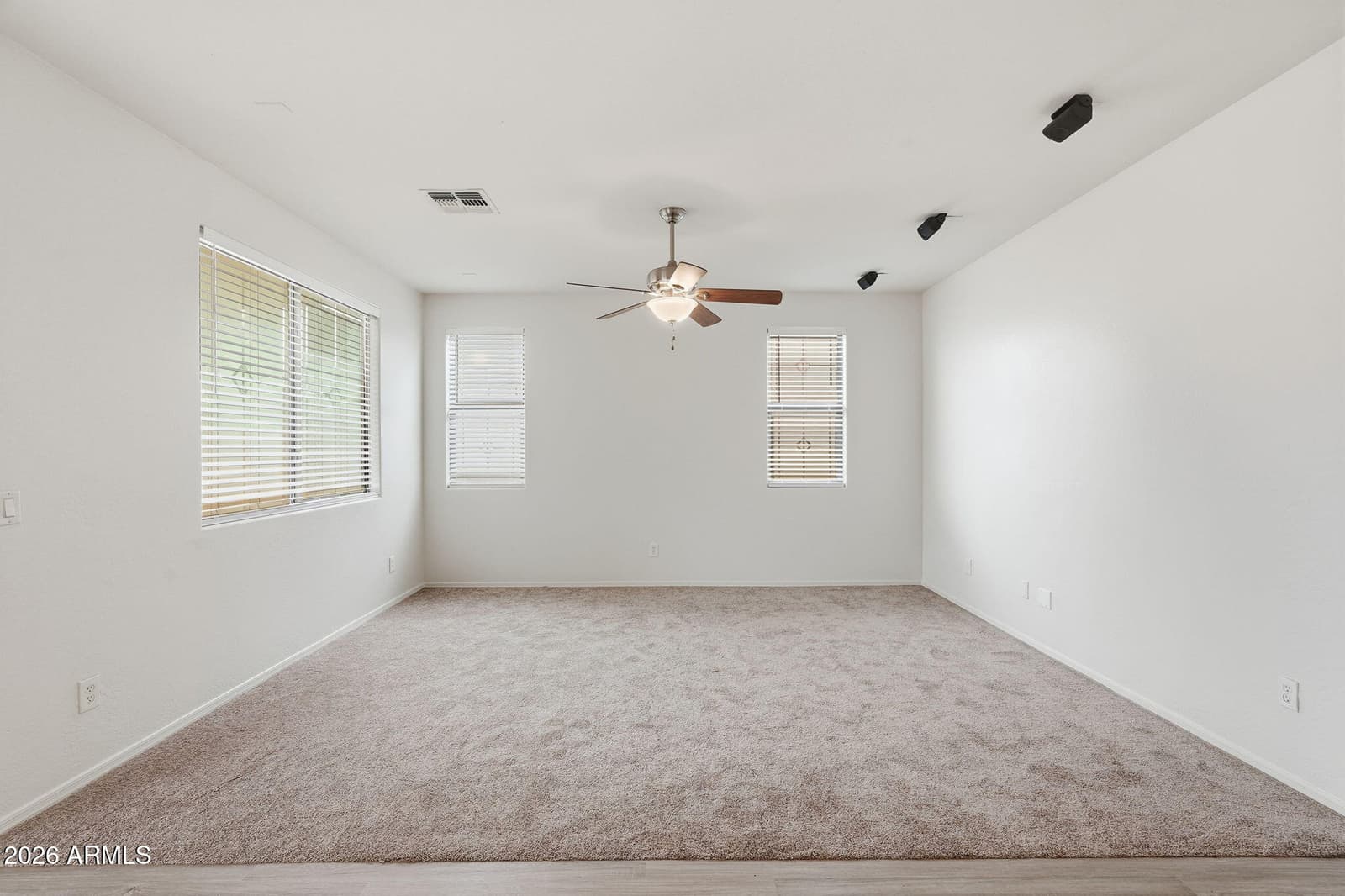 3725 W SAINT ANNE Avenue, Phoenix, AZ 85041 — photo 13 of 48