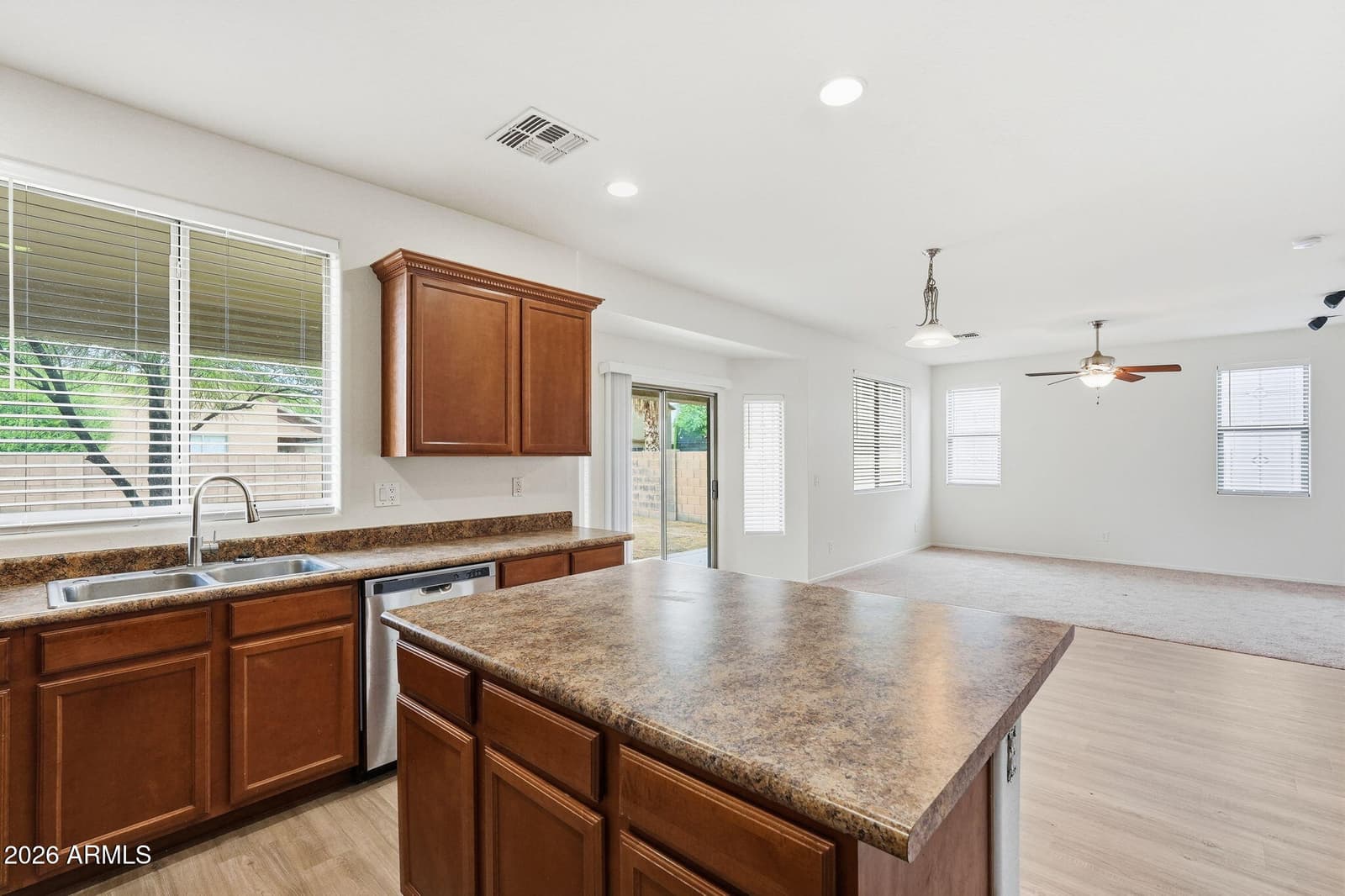 3725 W SAINT ANNE Avenue, Phoenix, AZ 85041 — photo 21 of 48