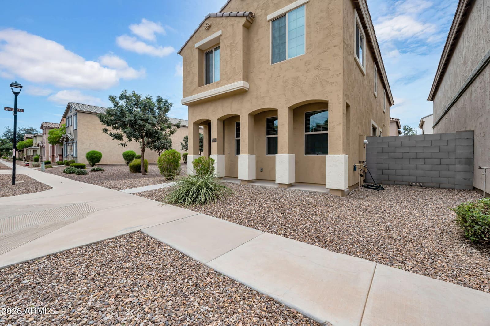 5405 W WARNER Street, Phoenix, AZ 85043 — photo 2 of 29