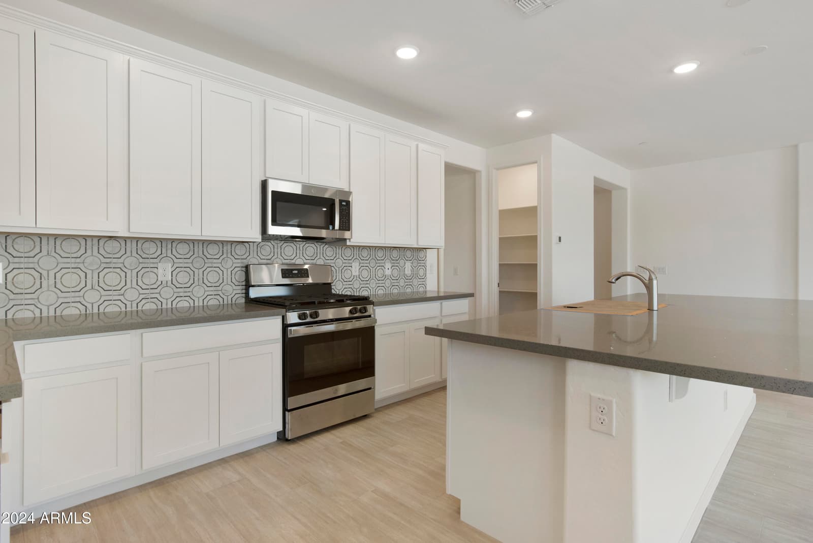 15664 W MERCER Lane, Surprise, AZ 85379 — photo 8 of 56