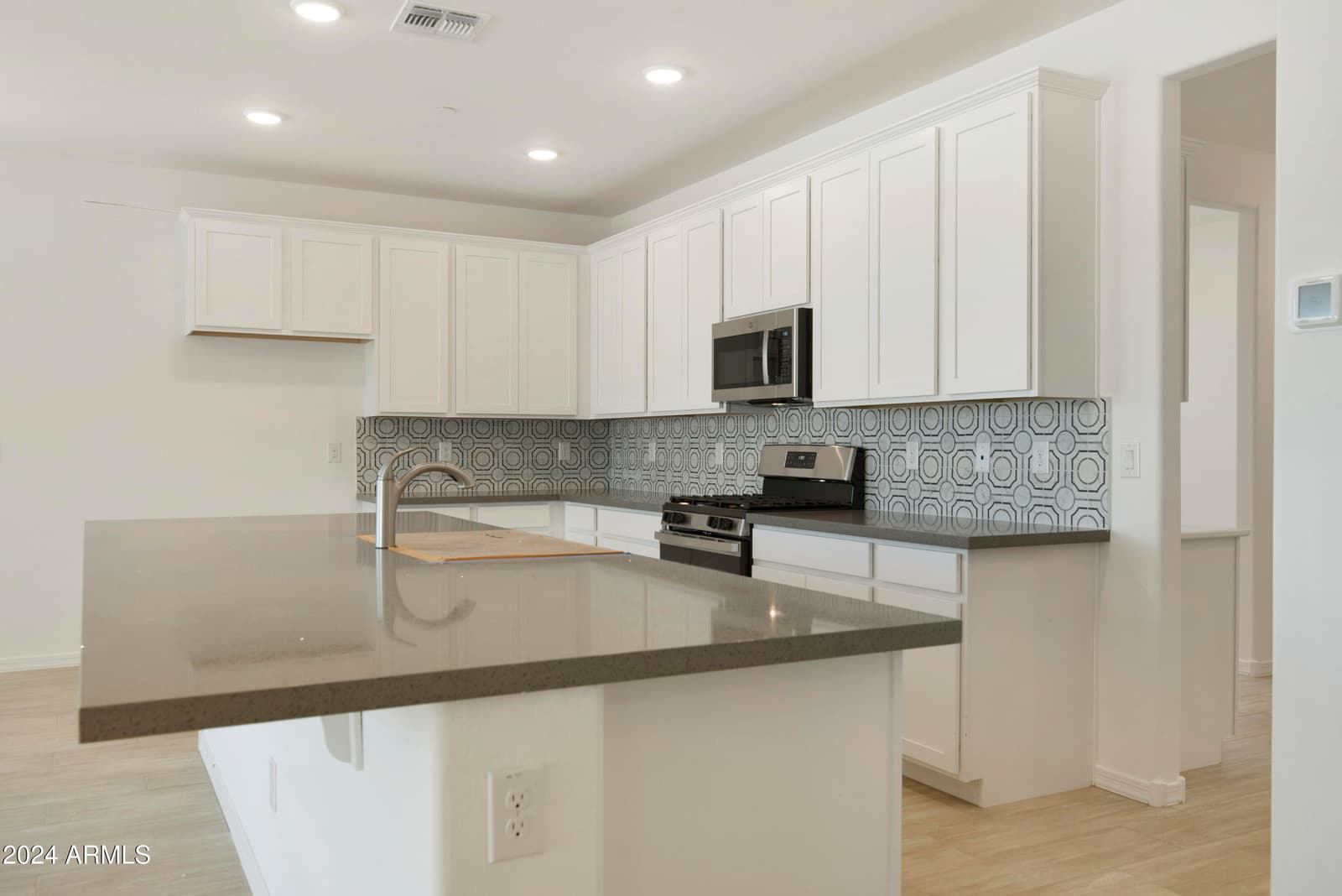 15664 W MERCER Lane, Surprise, AZ 85379 — photo 9 of 56