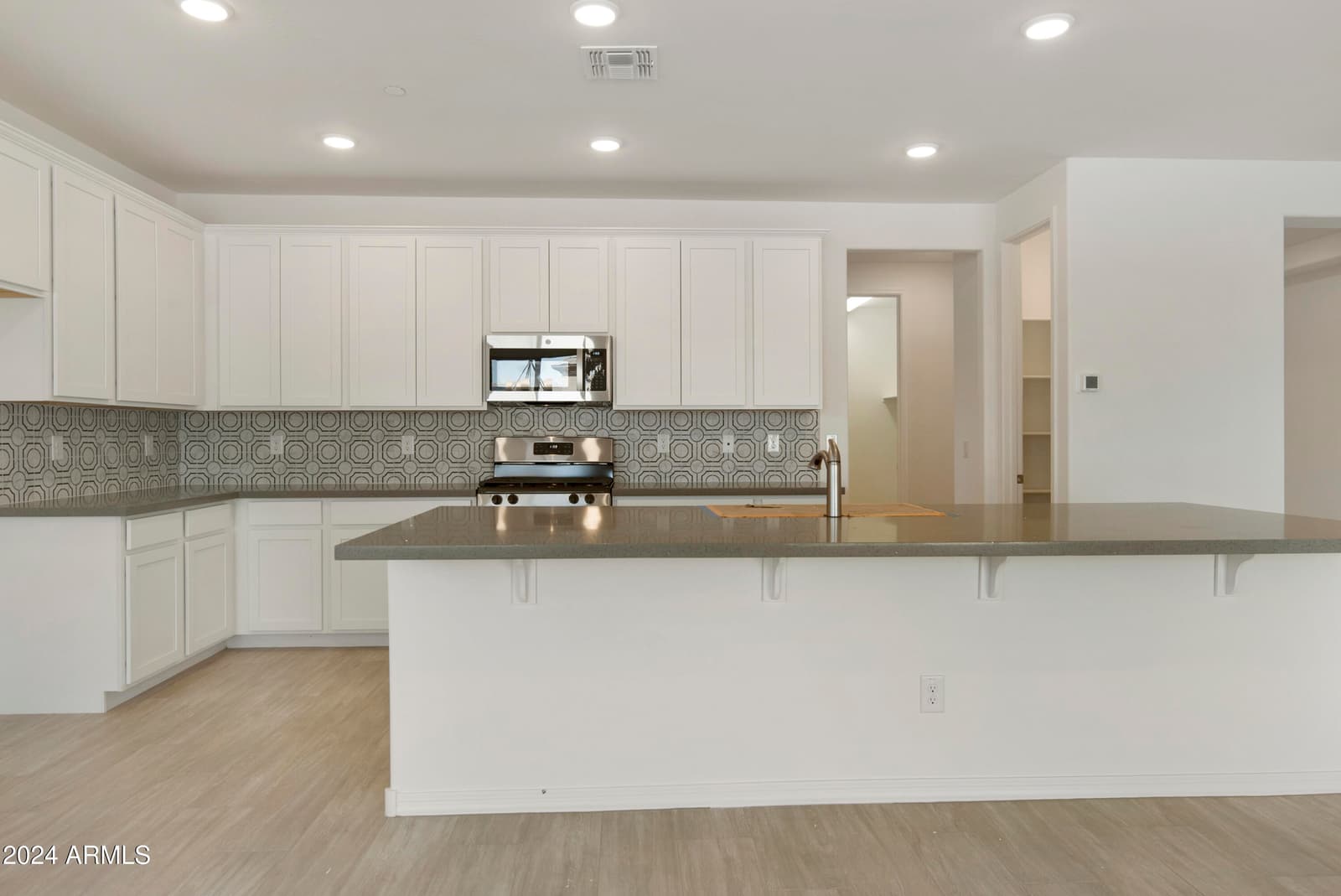 15664 W MERCER Lane, Surprise, AZ 85379 — photo 10 of 56