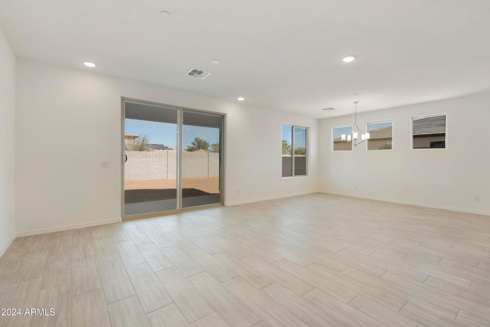 15664 W MERCER Lane, Surprise, AZ 85379 — photo 14 of 56