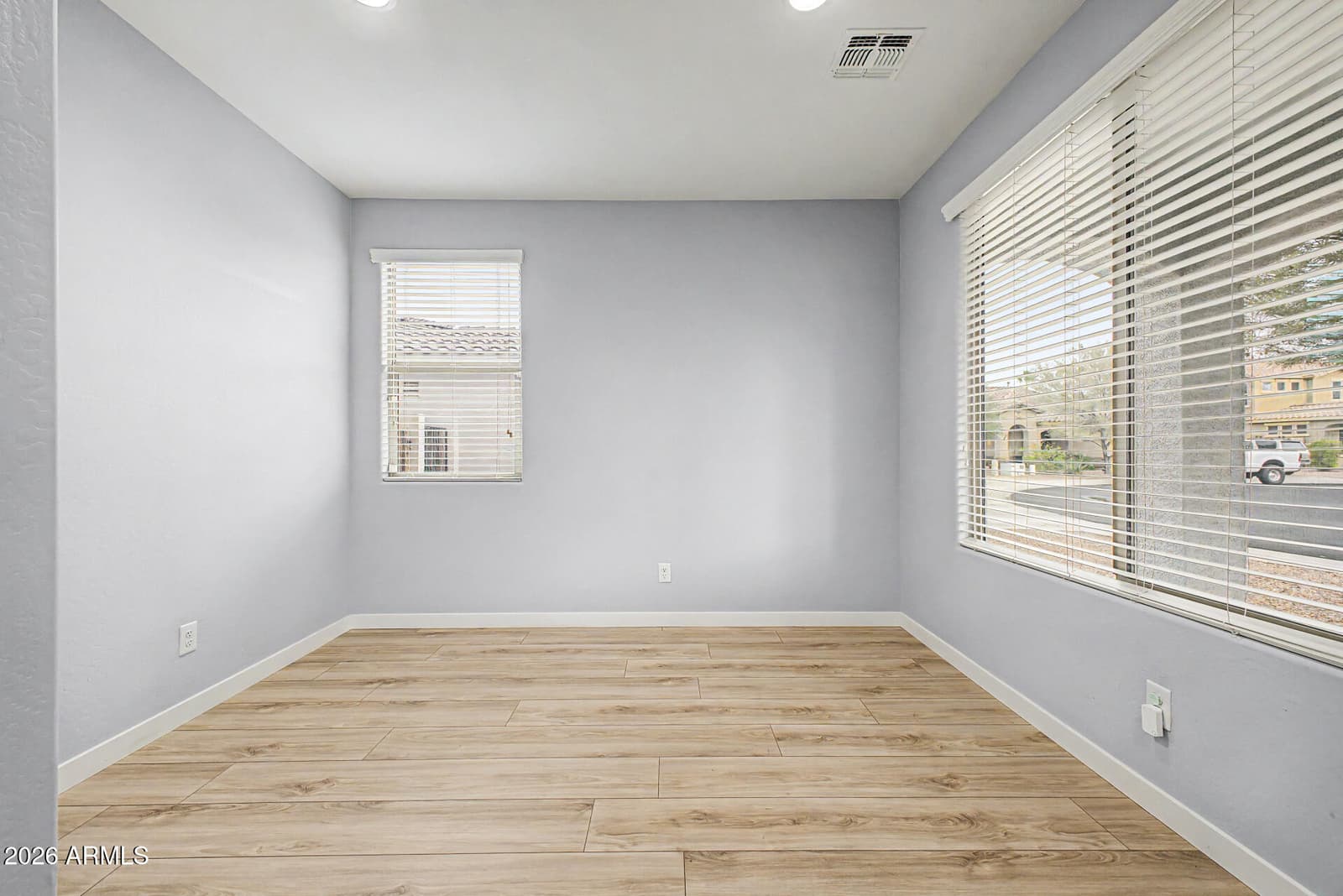 2318 W ALICIA Drive, Phoenix, AZ 85041 — photo 5 of 61