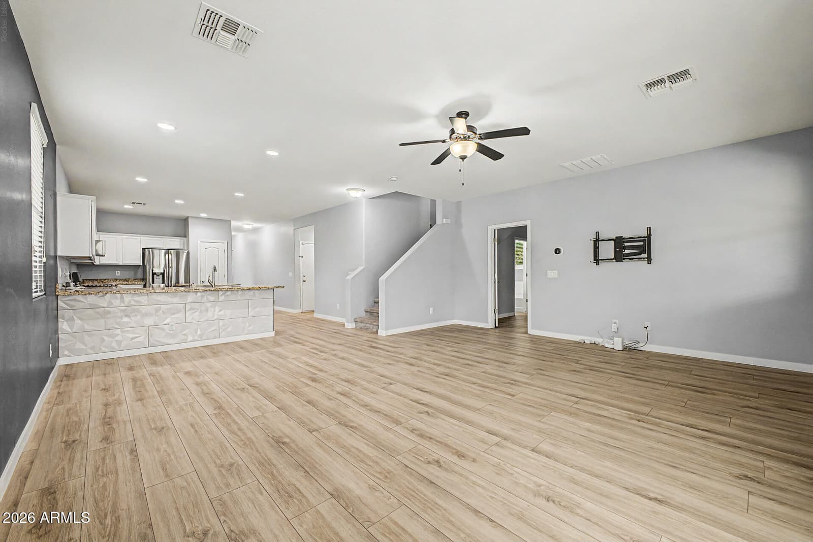 2318 W ALICIA Drive, Phoenix, AZ 85041 — photo 13 of 61