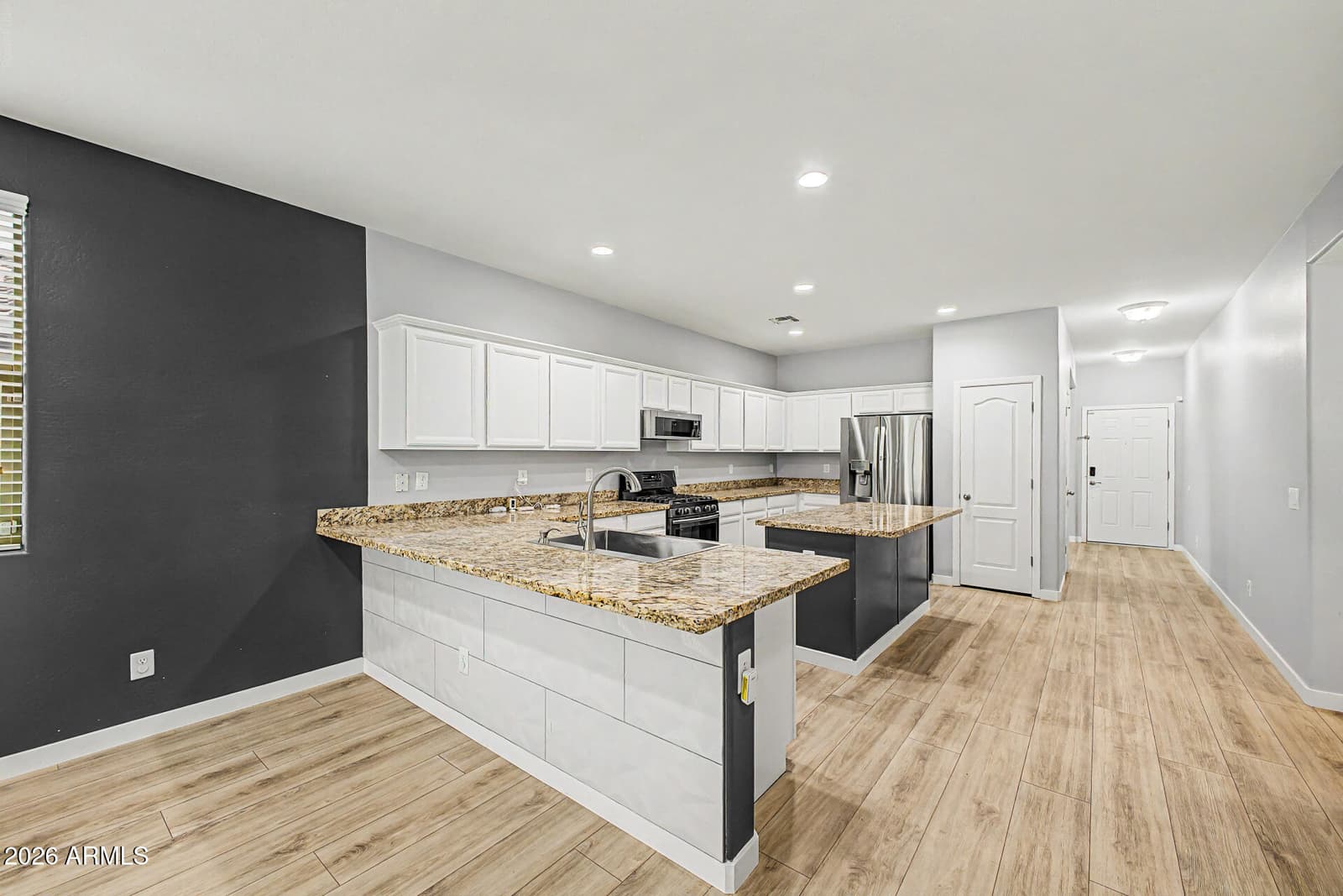 2318 W ALICIA Drive, Phoenix, AZ 85041 — photo 11 of 61