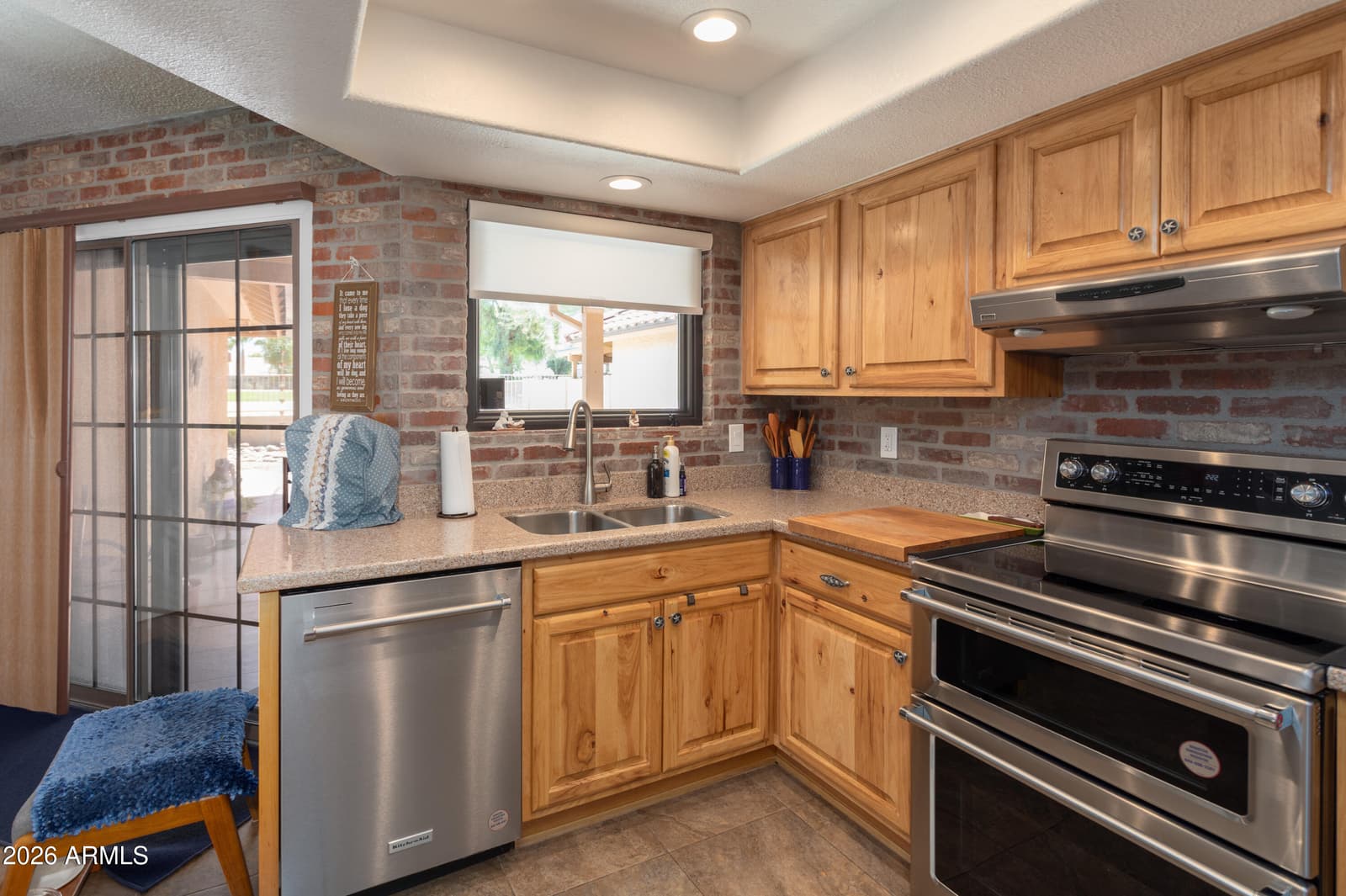 12326 S SHOSHONI Drive, Phoenix, AZ 85044 — photo 12 of 28