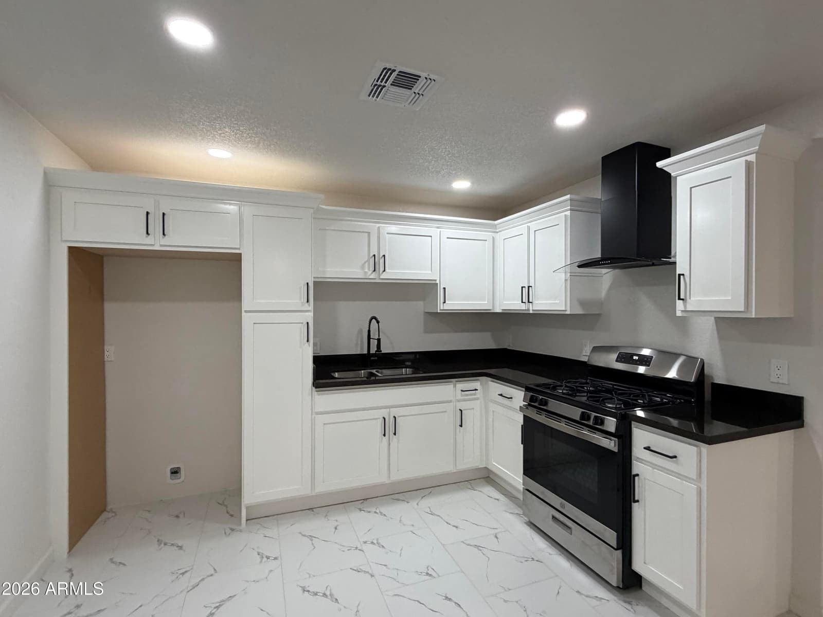 3749 W OSBORN Road, Phoenix, AZ 85019 — photo 4 of 14