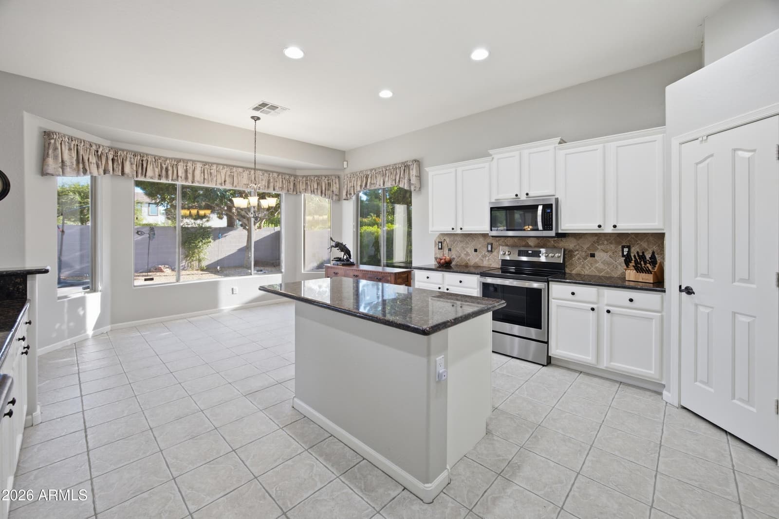 4117 E LOMA VISTA Street, Gilbert, AZ 85295 — photo 13 of 41