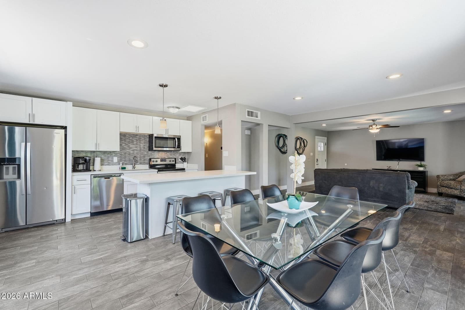 8310 E DEVONSHIRE Avenue, Scottsdale, AZ 85251 — photo 11 of 35