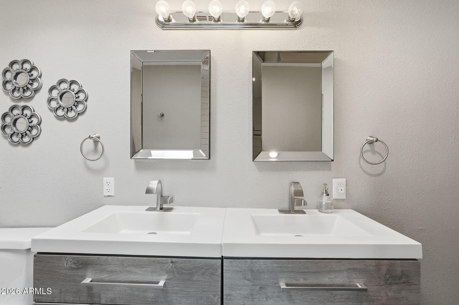 8310 E DEVONSHIRE Avenue, Scottsdale, AZ 85251 — photo 24 of 35
