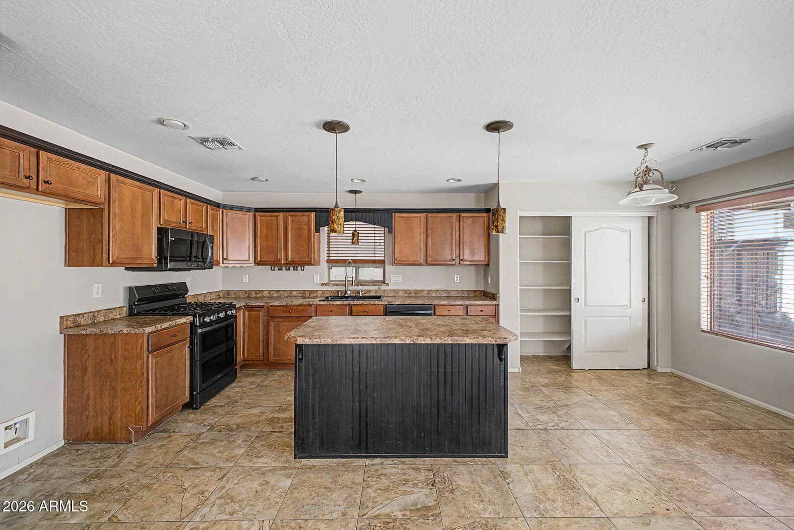 44865 W APPLEGATE Road, Maricopa, AZ 85139 — photo 8 of 31