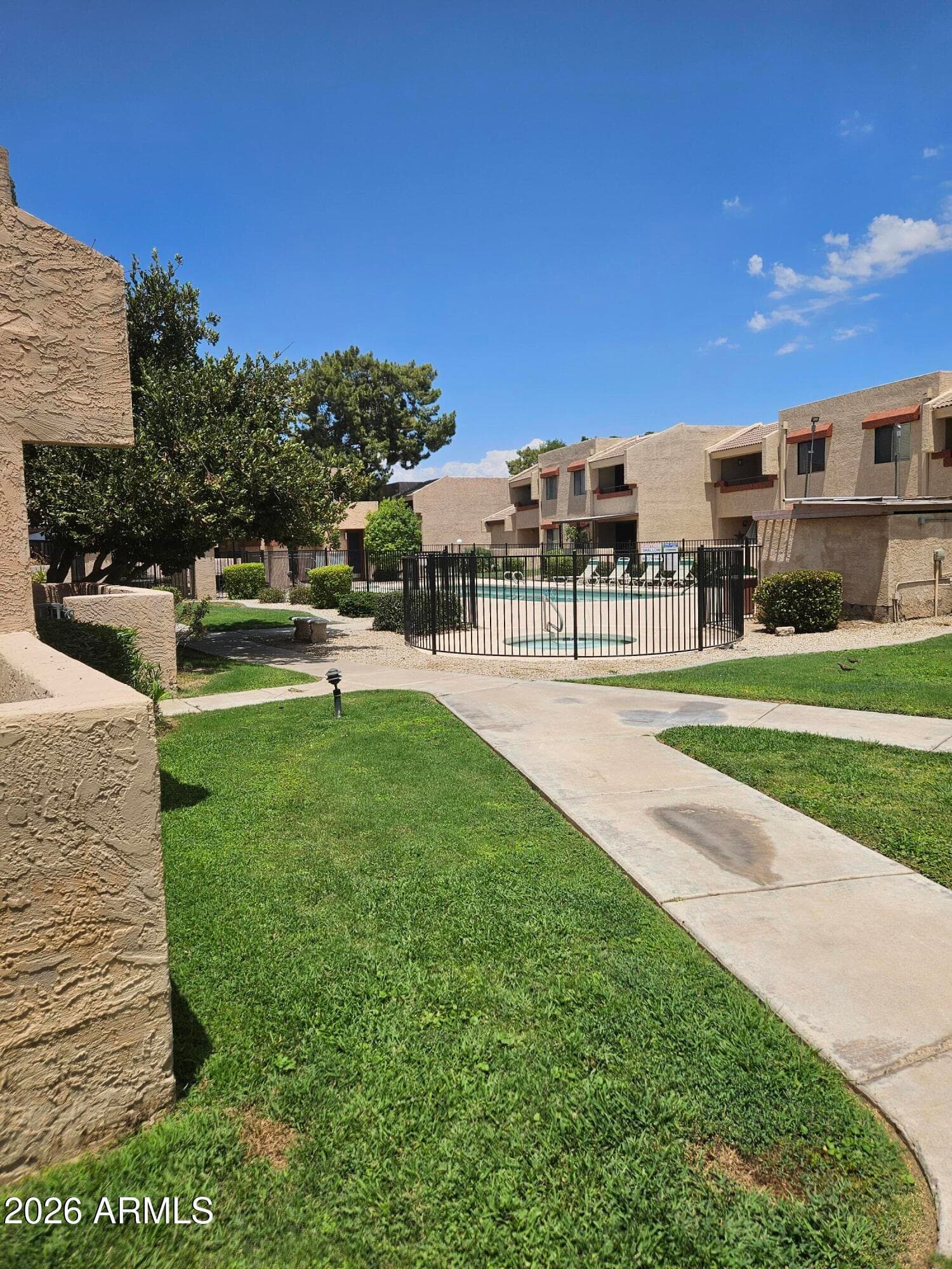 10828 N BILTMORE Drive 118, Phoenix, AZ 85029 — photo 4 of 14