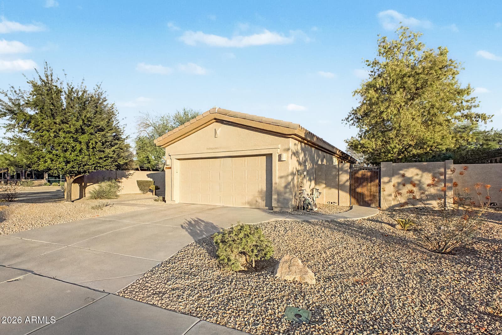 14007 W EDGEMONT Avenue, Goodyear, AZ 85395 — photo 4 of 53