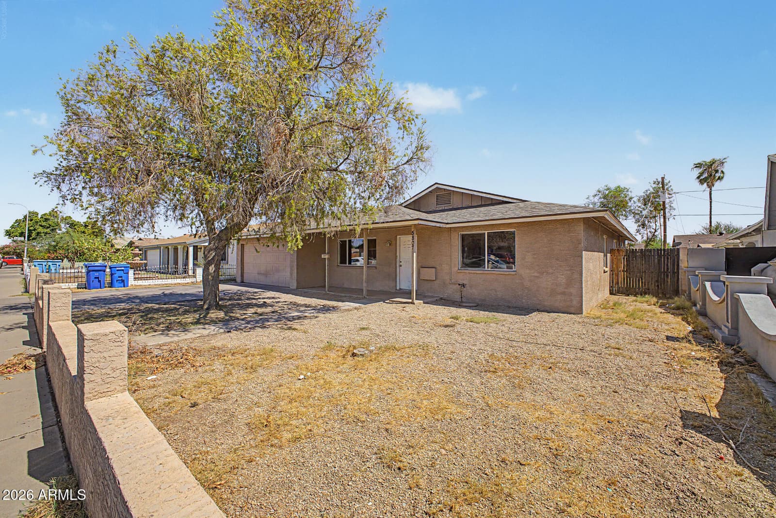 5807 W CAMBRIDGE Avenue, Phoenix, AZ 85035 — photo 3 of 41