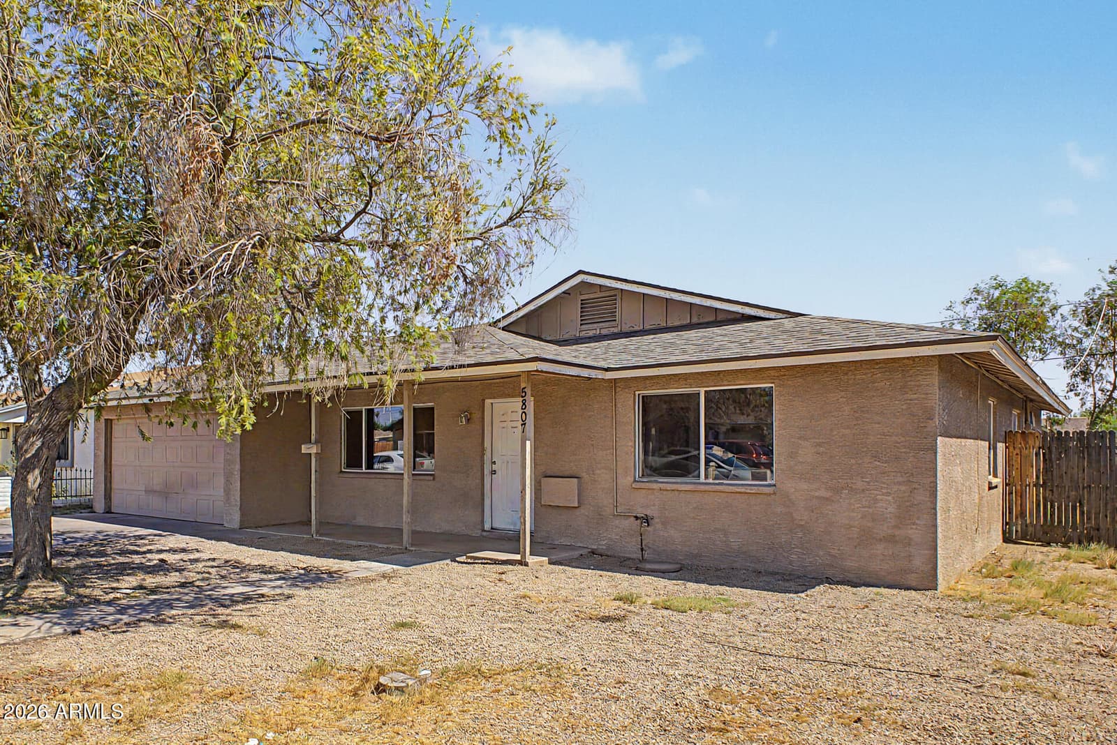 5807 W CAMBRIDGE Avenue, Phoenix, AZ 85035 — photo 4 of 41