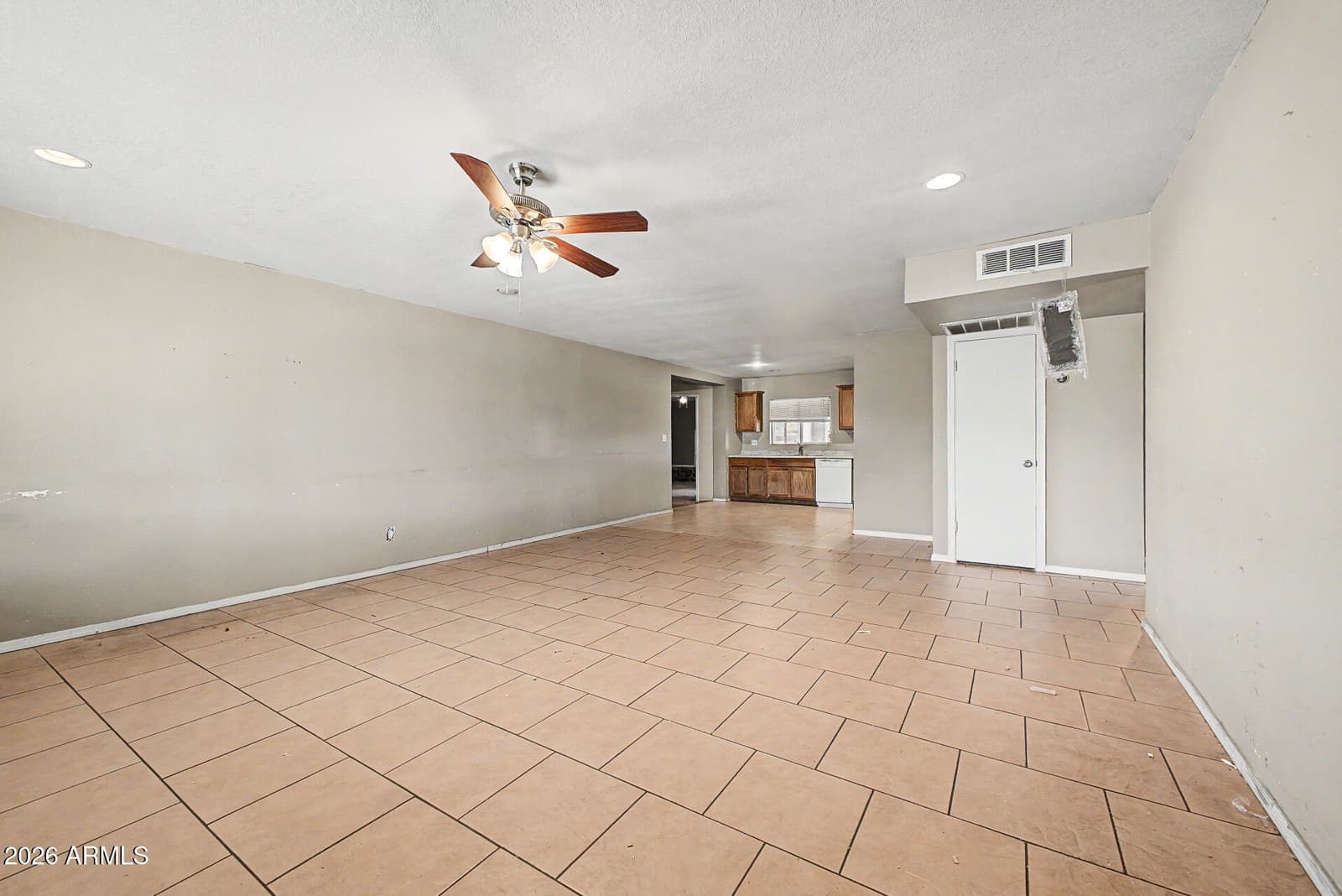 5807 W CAMBRIDGE Avenue, Phoenix, AZ 85035 — photo 9 of 41