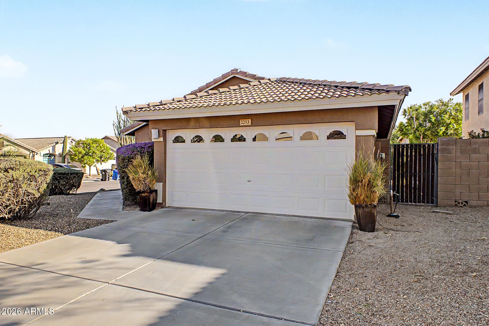 2253 E HESTON Drive, Phoenix, AZ 85024 — photo 2 of 29