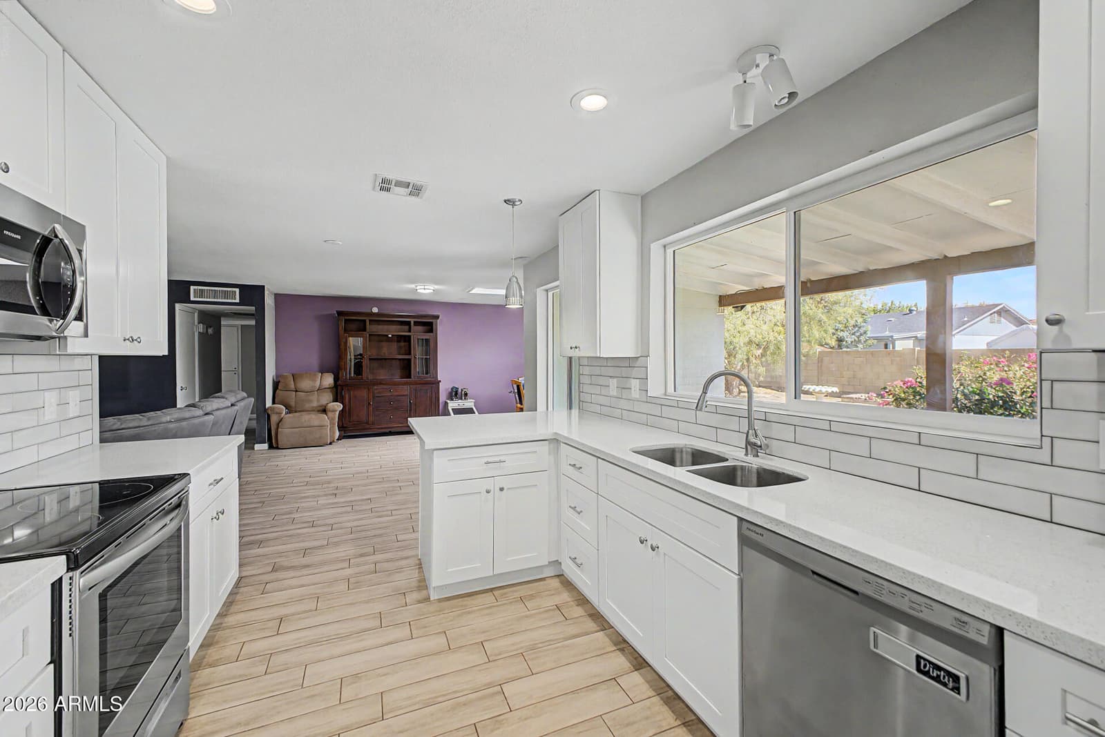 5409 W SELDON Lane, Glendale, AZ 85302 — photo 13 of 26