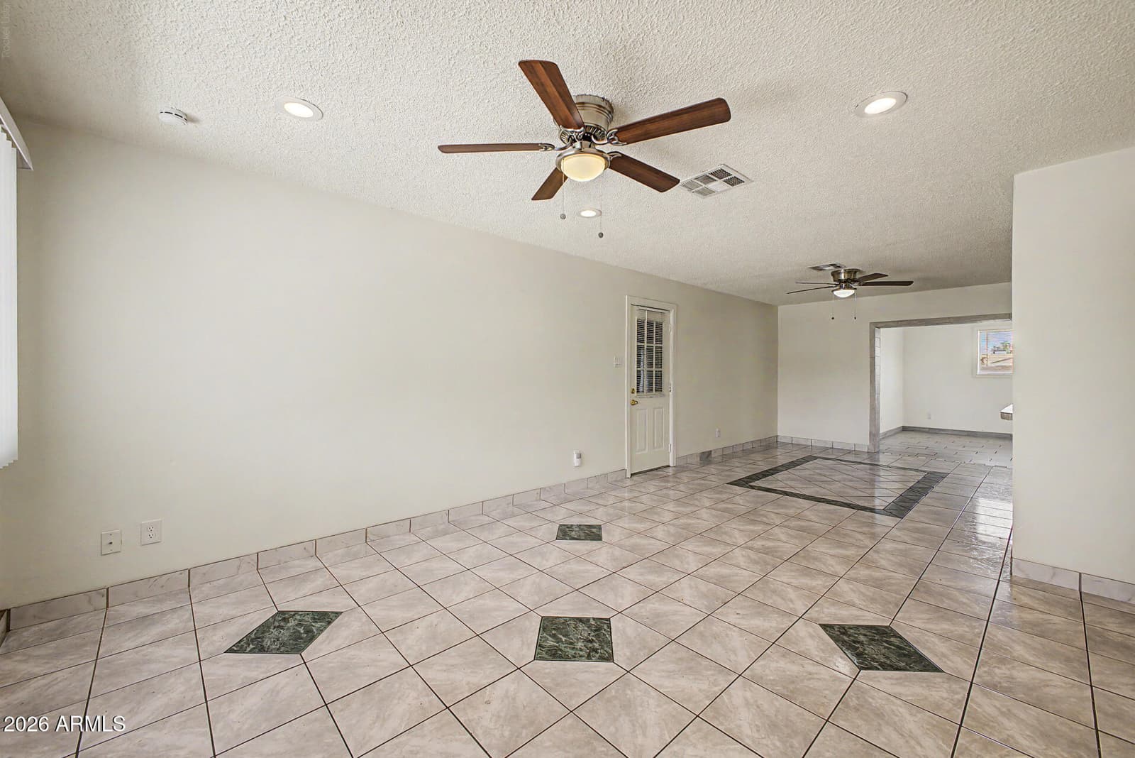 8141 W INDIANOLA Avenue, Phoenix, AZ 85033 — photo 9 of 36