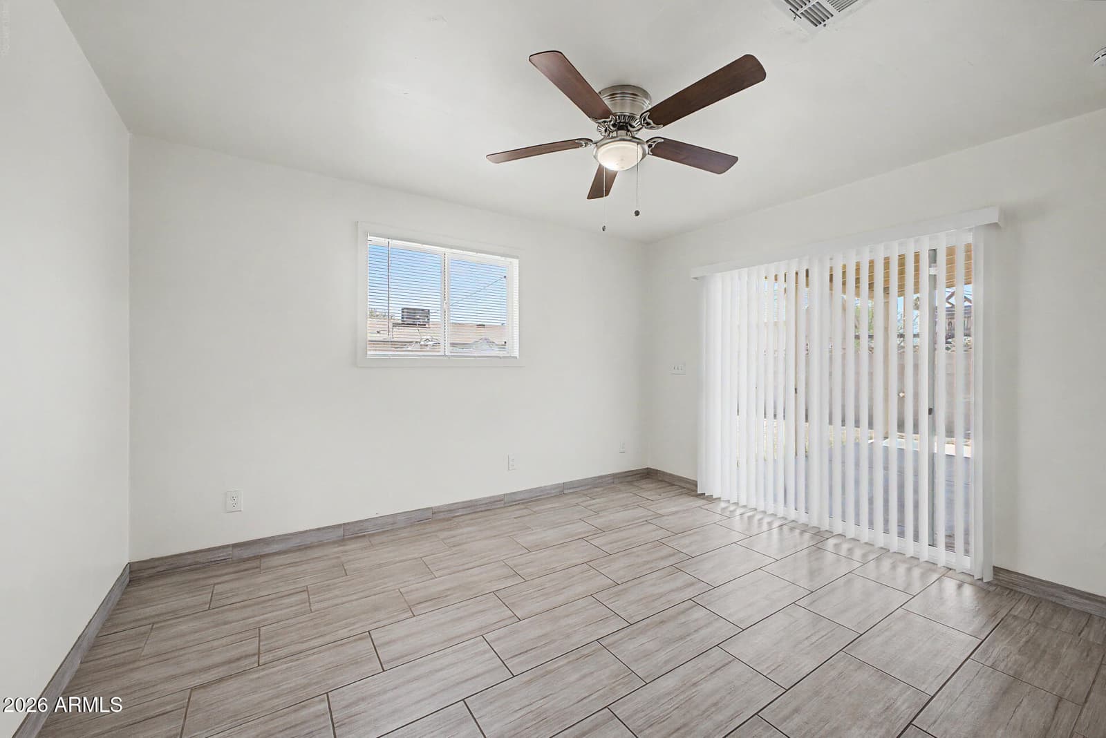 8141 W INDIANOLA Avenue, Phoenix, AZ 85033 — photo 12 of 36