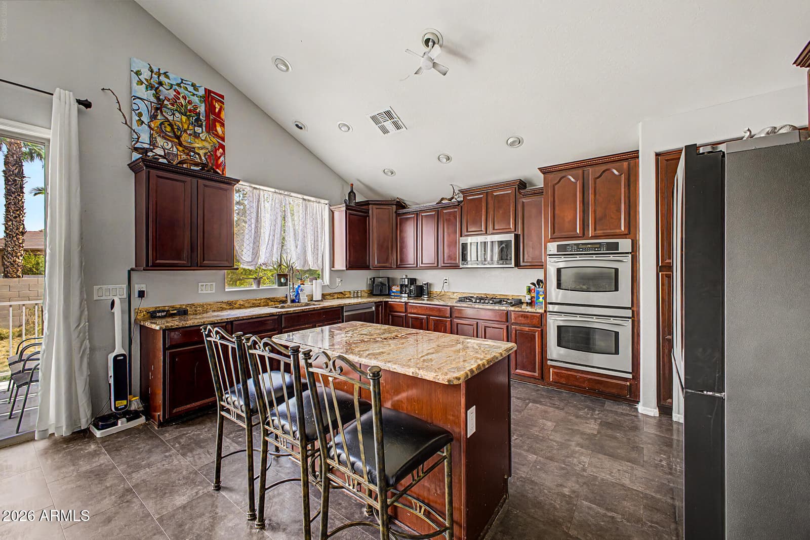 8606 W MORTEN Avenue, Glendale, AZ 85305 — photo 4 of 59