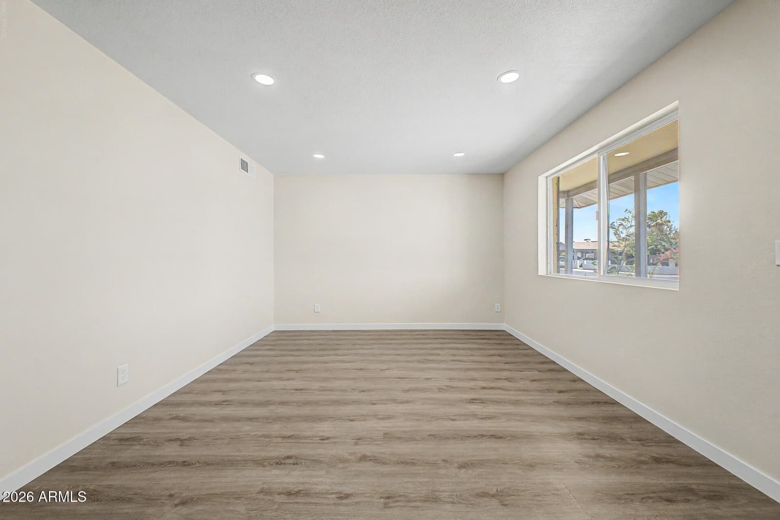 5602 W VIRGINIA Avenue, Phoenix, AZ 85035 — photo 8 of 37
