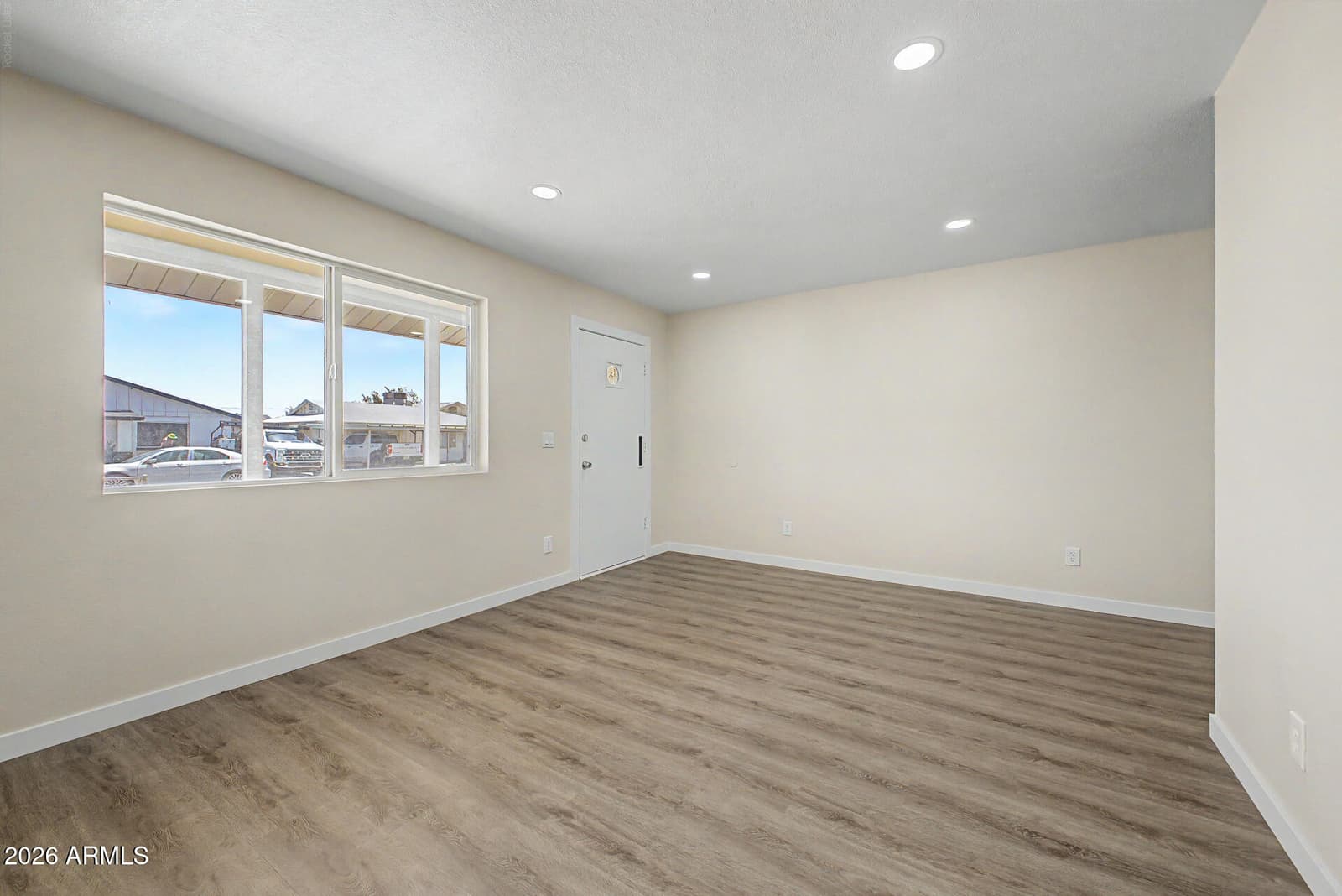5602 W VIRGINIA Avenue, Phoenix, AZ 85035 — photo 9 of 37